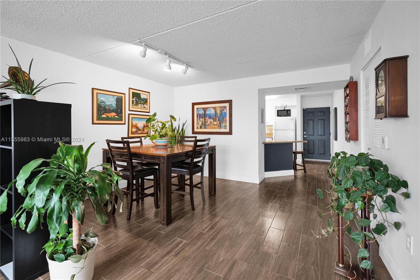 6065 NW 186th St 103, Hialeah, Florida 33015, 2 Bedrooms Bedrooms, ,2 BathroomsBathrooms,Residential,For Sale,6065 NW 186th St 103,A11555983