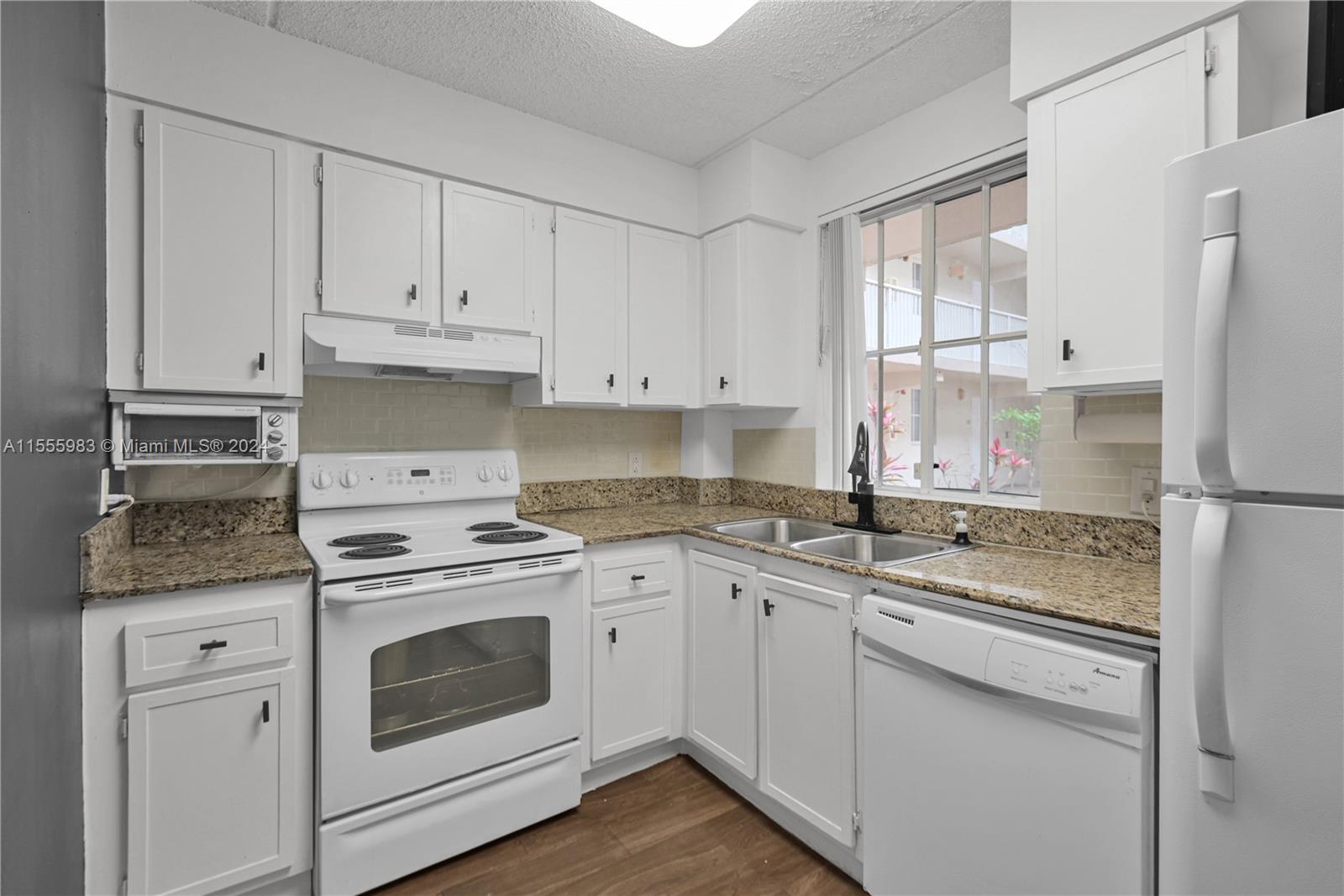 6065 NW 186th St 103, Hialeah, Florida 33015, 2 Bedrooms Bedrooms, ,2 BathroomsBathrooms,Residential,For Sale,6065 NW 186th St 103,A11555983