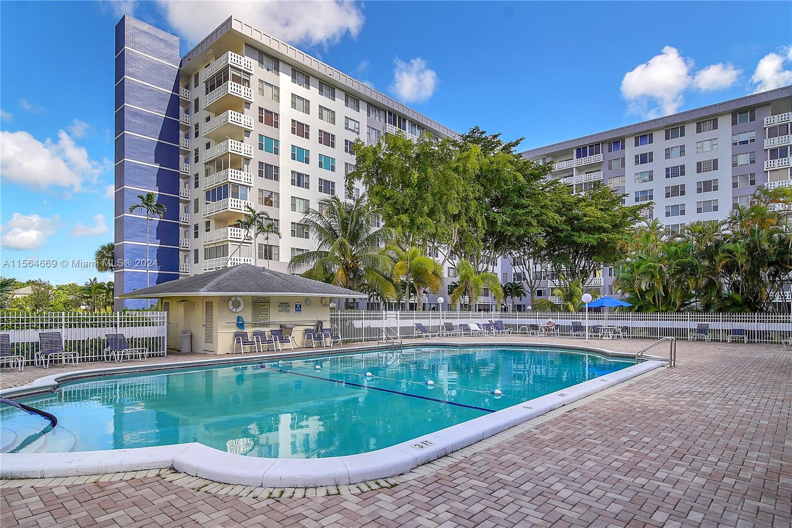 4350 Hillcrest Dr 120, Hollywood, Florida 33021, 2 Bedrooms Bedrooms, ,2 BathroomsBathrooms,Residential,For Sale,4350 Hillcrest Dr 120,A11564669