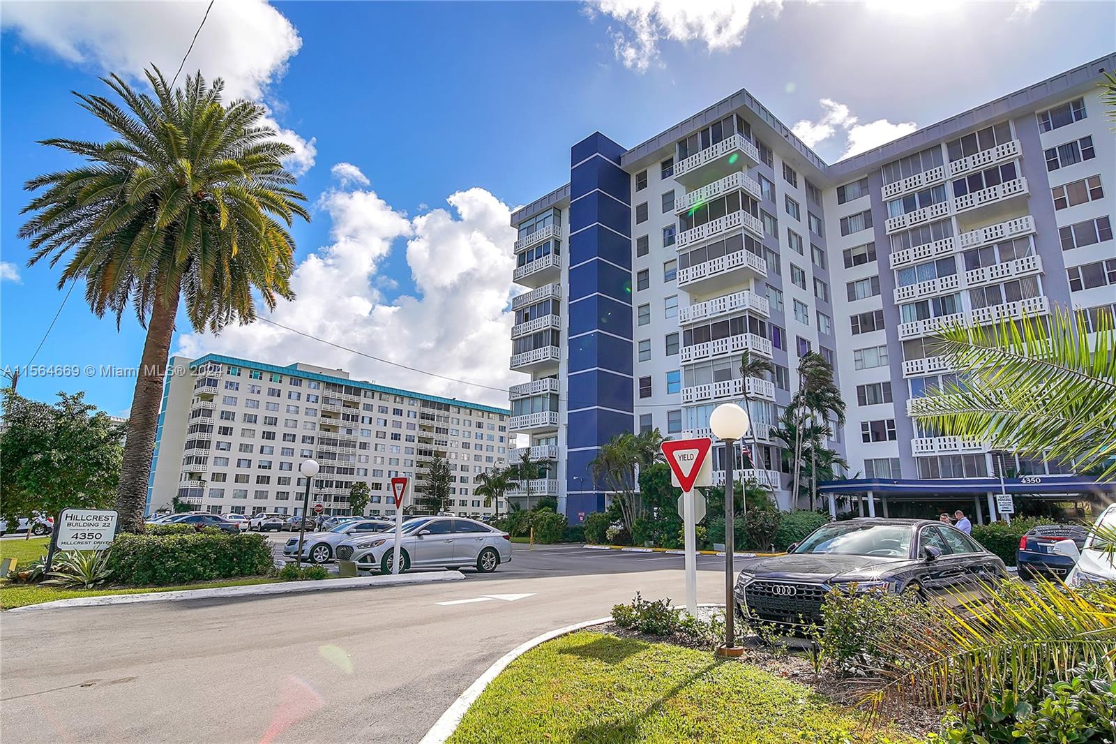 4350 Hillcrest Dr 120, Hollywood, Florida 33021, 2 Bedrooms Bedrooms, ,2 BathroomsBathrooms,Residential,For Sale,4350 Hillcrest Dr 120,A11564669