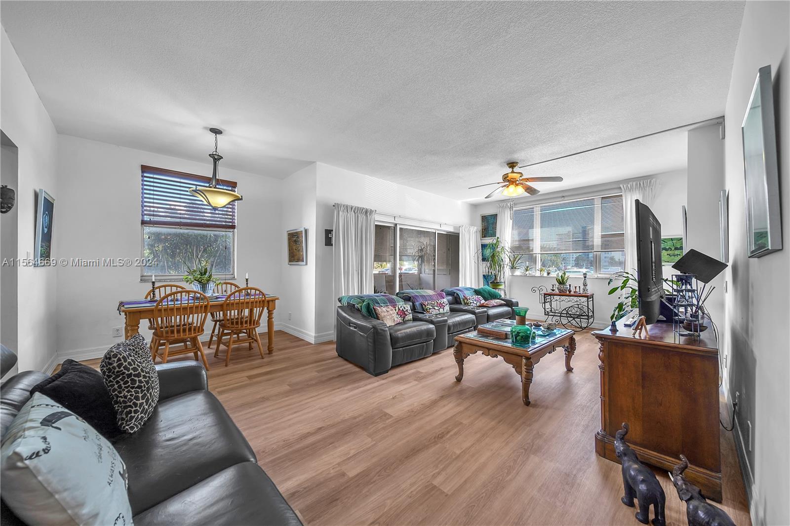 4350 Hillcrest Dr 120, Hollywood, Florida 33021, 2 Bedrooms Bedrooms, ,2 BathroomsBathrooms,Residential,For Sale,4350 Hillcrest Dr 120,A11564669