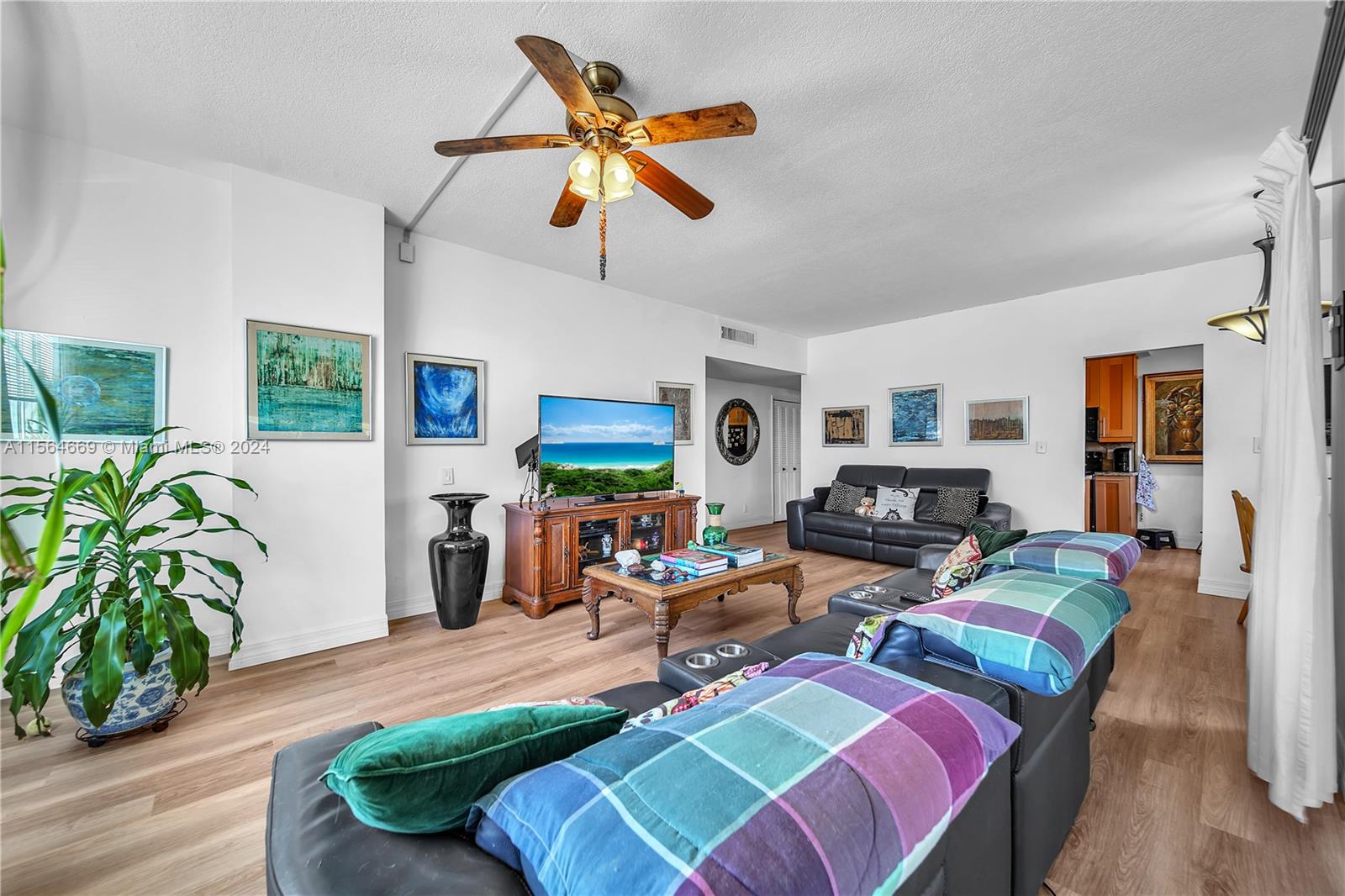 4350 Hillcrest Dr 120, Hollywood, Florida 33021, 2 Bedrooms Bedrooms, ,2 BathroomsBathrooms,Residential,For Sale,4350 Hillcrest Dr 120,A11564669