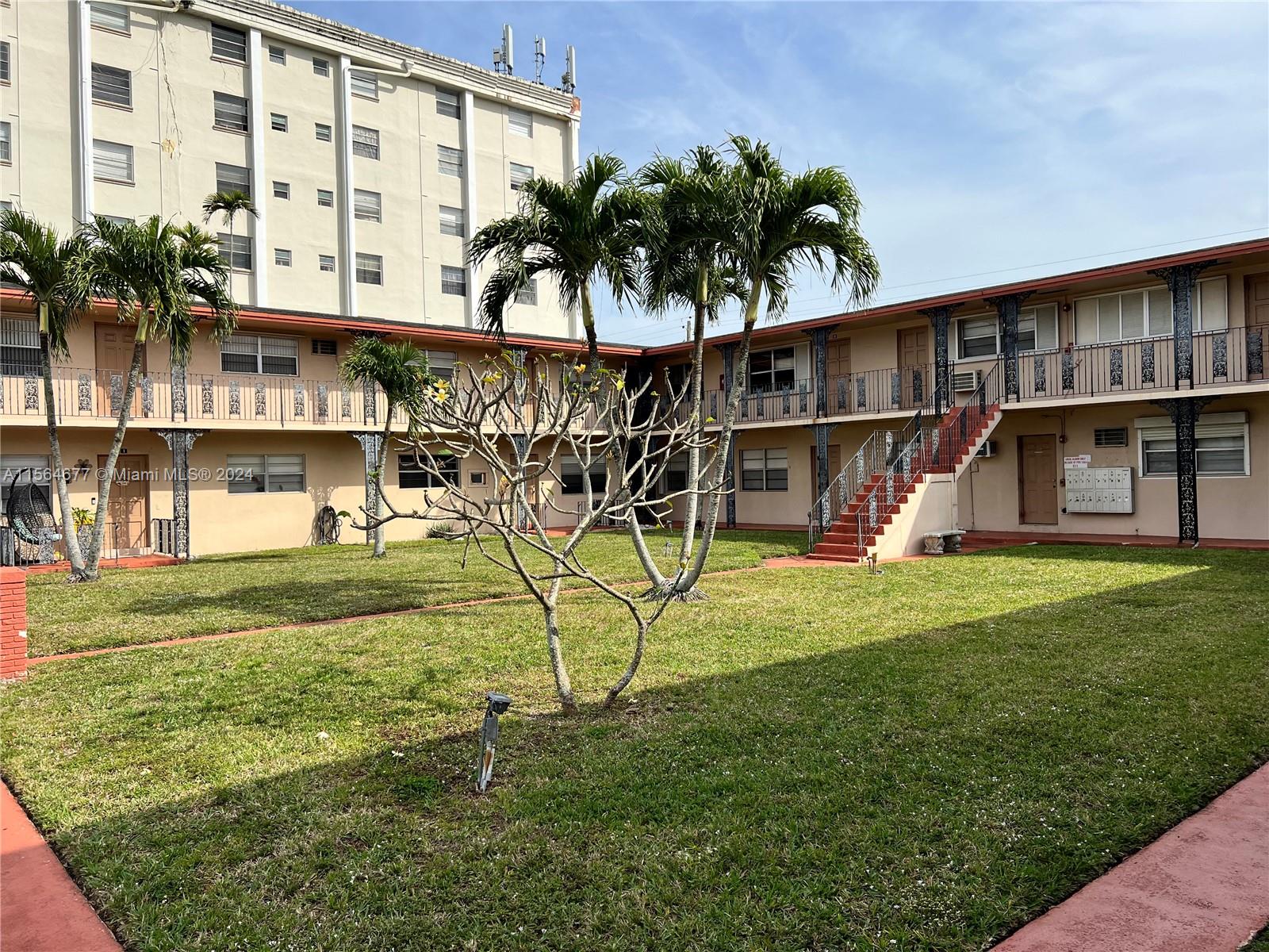 5300 Hollywood Blvd 10, Hollywood, Florida 33021, 1 Bedroom Bedrooms, ,1 BathroomBathrooms,Residentiallease,For Rent,5300 Hollywood Blvd 10,A11564677