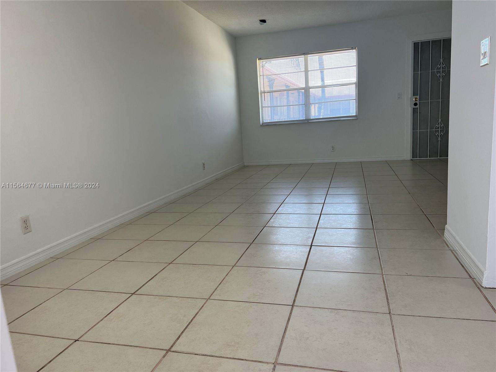 5300 Hollywood Blvd 10, Hollywood, Florida 33021, 1 Bedroom Bedrooms, ,1 BathroomBathrooms,Residentiallease,For Rent,5300 Hollywood Blvd 10,A11564677