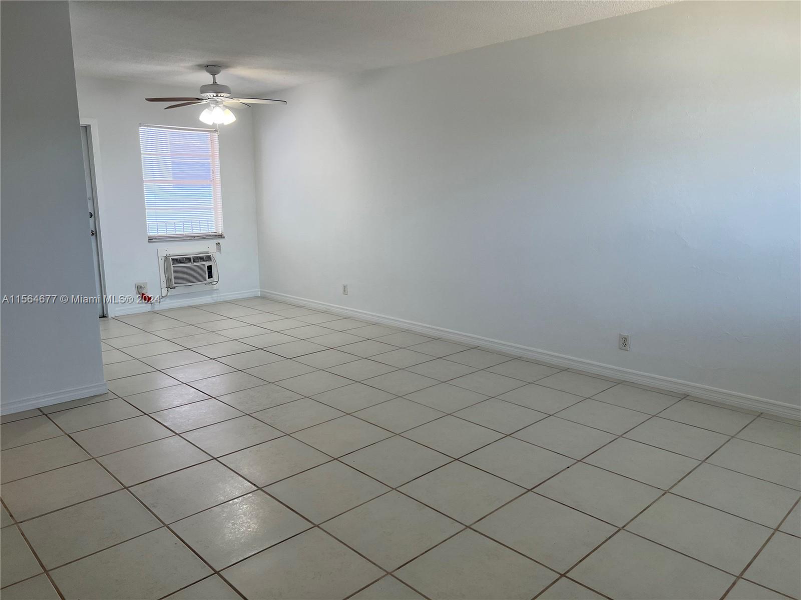 5300 Hollywood Blvd 10, Hollywood, Florida 33021, 1 Bedroom Bedrooms, ,1 BathroomBathrooms,Residentiallease,For Rent,5300 Hollywood Blvd 10,A11564677