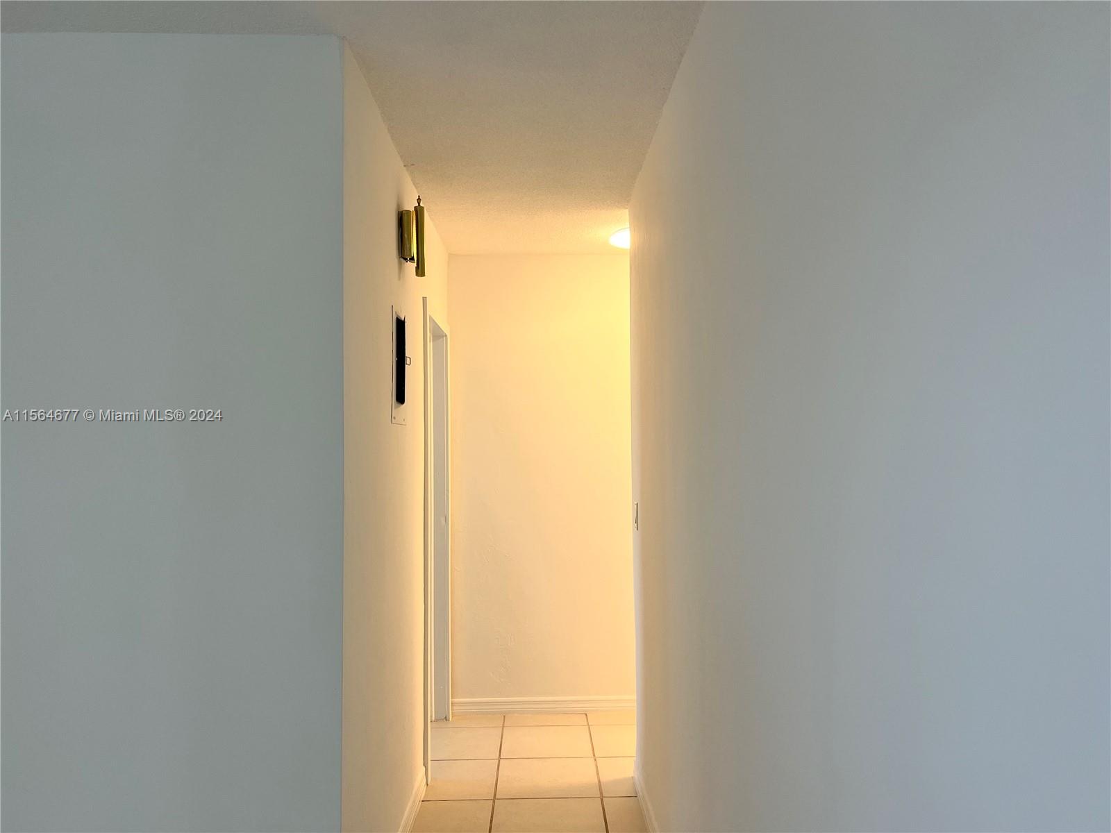 5300 Hollywood Blvd 10, Hollywood, Florida 33021, 1 Bedroom Bedrooms, ,1 BathroomBathrooms,Residentiallease,For Rent,5300 Hollywood Blvd 10,A11564677