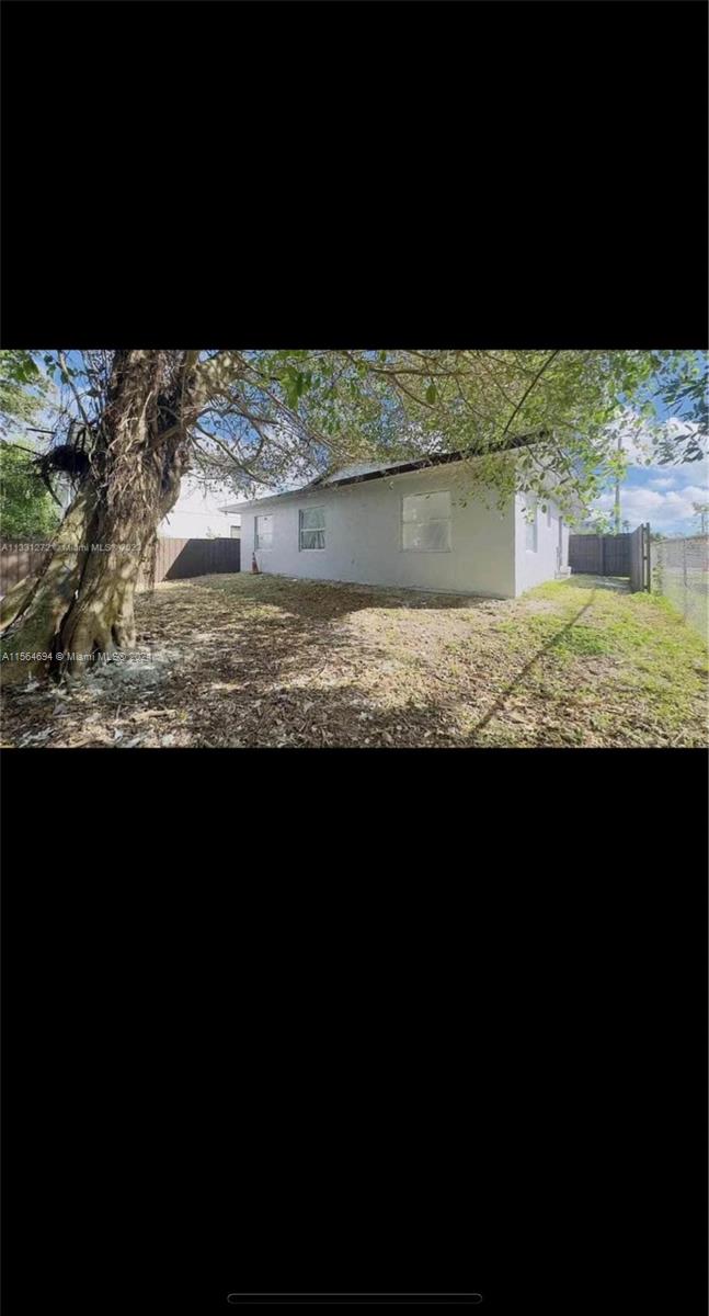 1422 NW 8th Ave, Florida City, Florida 33034, 4 Bedrooms Bedrooms, ,2 BathroomsBathrooms,Residential,For Sale,1422 NW 8th Ave,A11564694