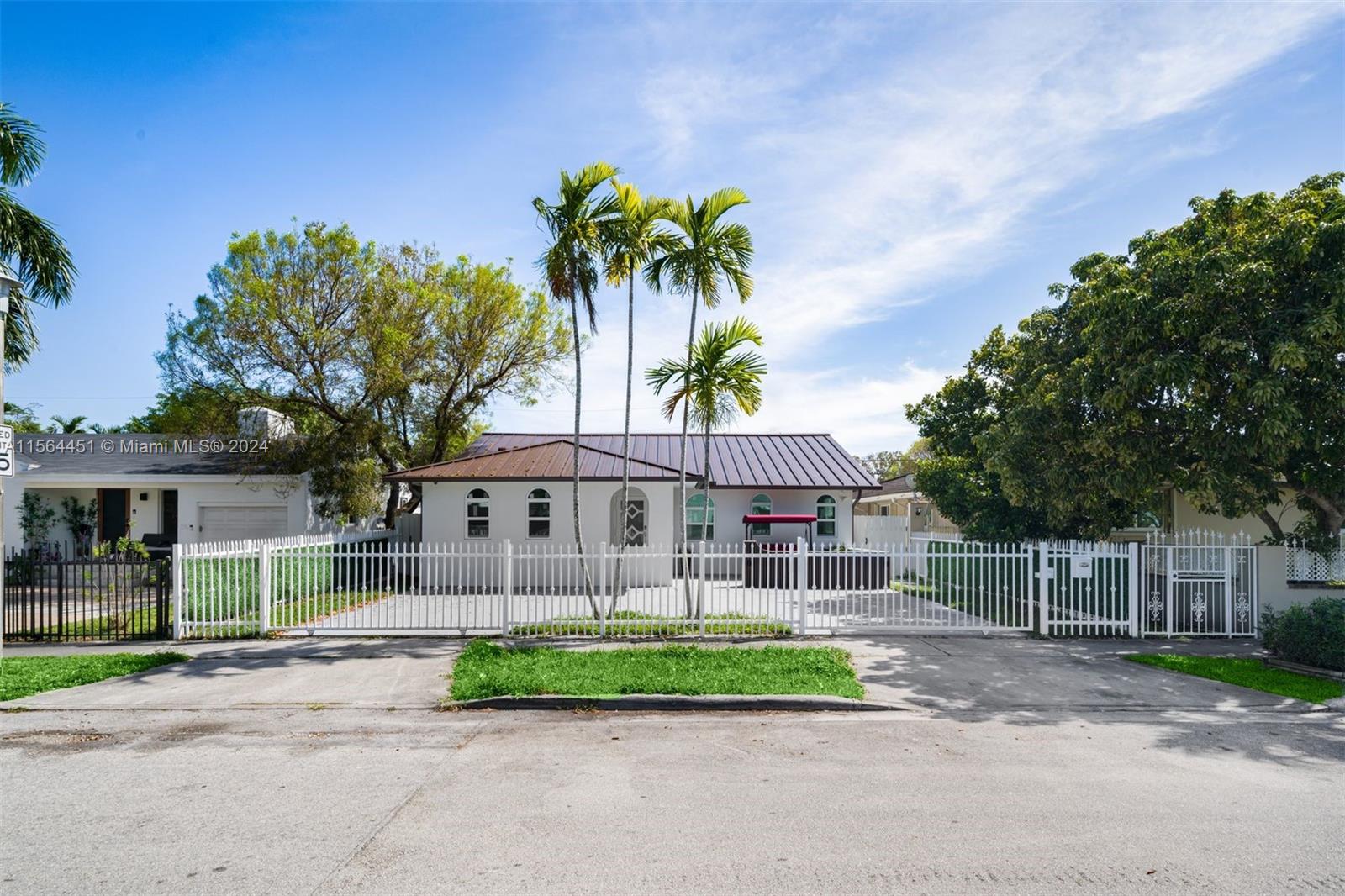 2356 SW 24th St, Miami, Florida 33145, 3 Bedrooms Bedrooms, ,2 BathroomsBathrooms,Residential,For Sale,2356 SW 24th St,A11564451