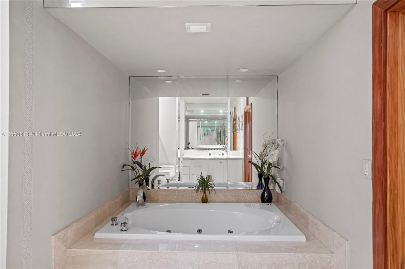 419 Leslie Dr 419, Hallandale Beach, Florida 33009, 2 Bedrooms Bedrooms, ,2 BathroomsBathrooms,Residential,For Sale,419 Leslie Dr 419,A11559813