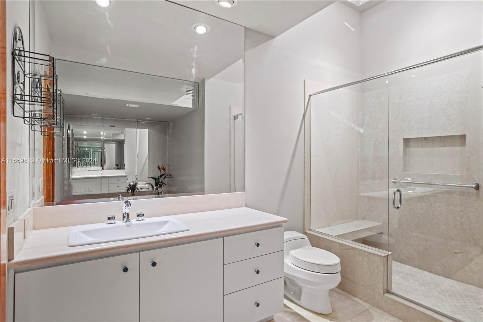 419 Leslie Dr 419, Hallandale Beach, Florida 33009, 2 Bedrooms Bedrooms, ,2 BathroomsBathrooms,Residential,For Sale,419 Leslie Dr 419,A11559813