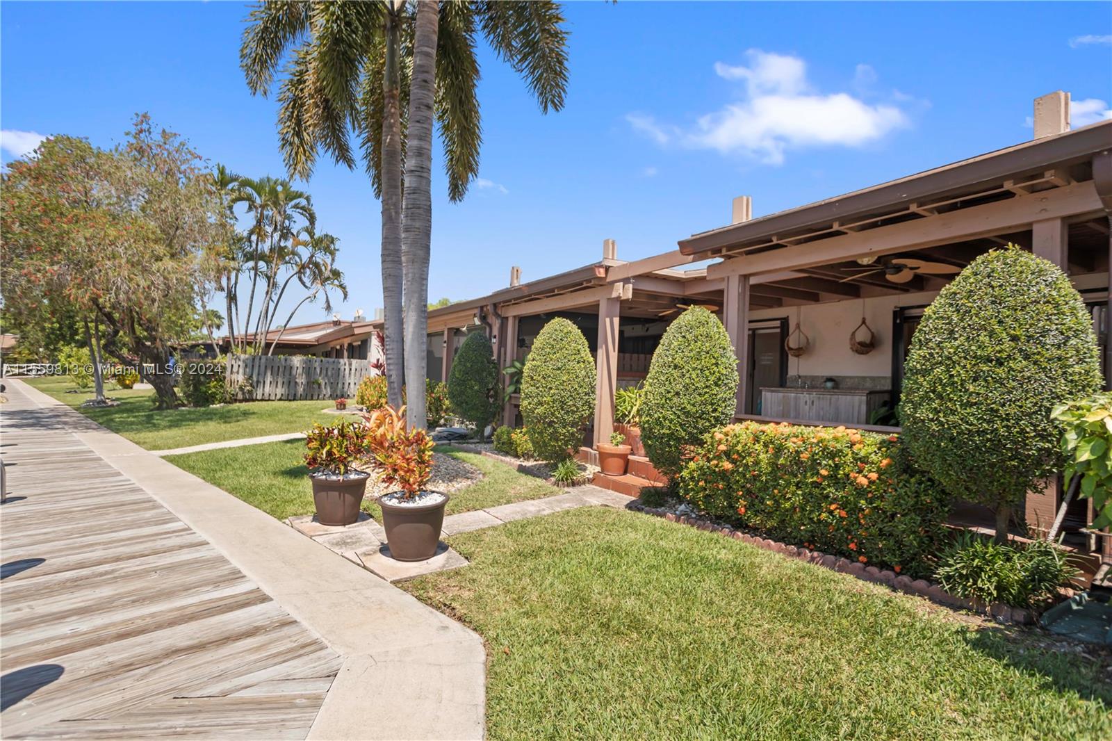 419 Leslie Dr 419, Hallandale Beach, Florida 33009, 2 Bedrooms Bedrooms, ,2 BathroomsBathrooms,Residential,For Sale,419 Leslie Dr 419,A11559813