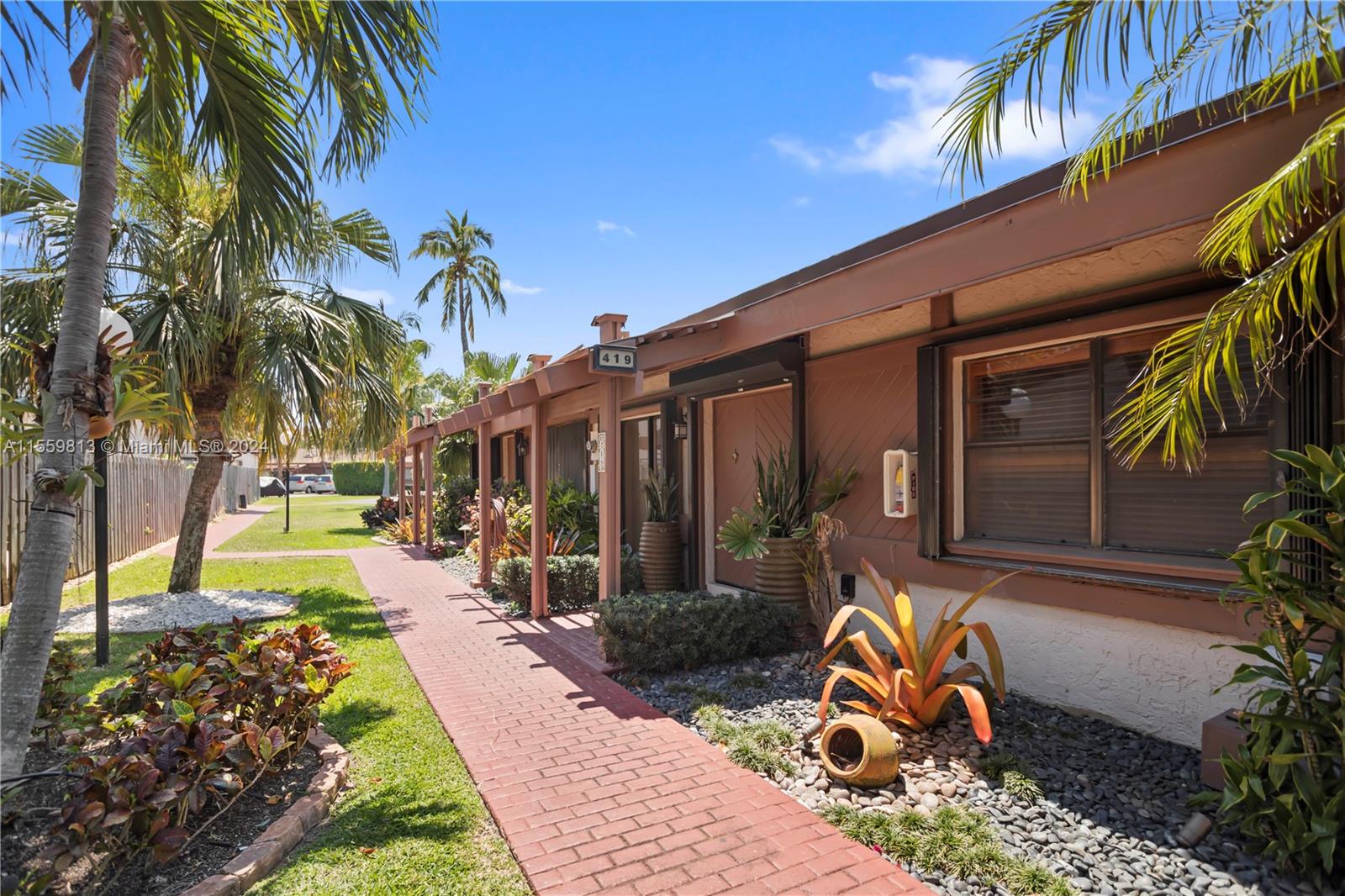 419 Leslie Dr 419, Hallandale Beach, Florida 33009, 2 Bedrooms Bedrooms, ,2 BathroomsBathrooms,Residential,For Sale,419 Leslie Dr 419,A11559813