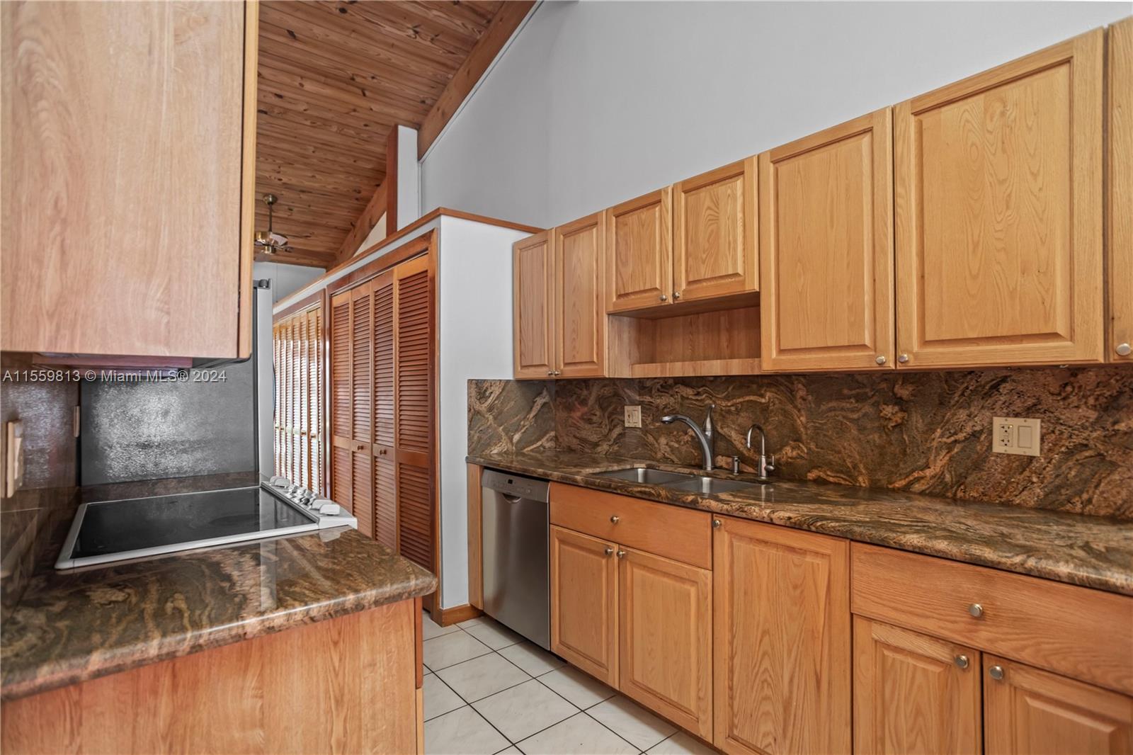 419 Leslie Dr 419, Hallandale Beach, Florida 33009, 2 Bedrooms Bedrooms, ,2 BathroomsBathrooms,Residential,For Sale,419 Leslie Dr 419,A11559813