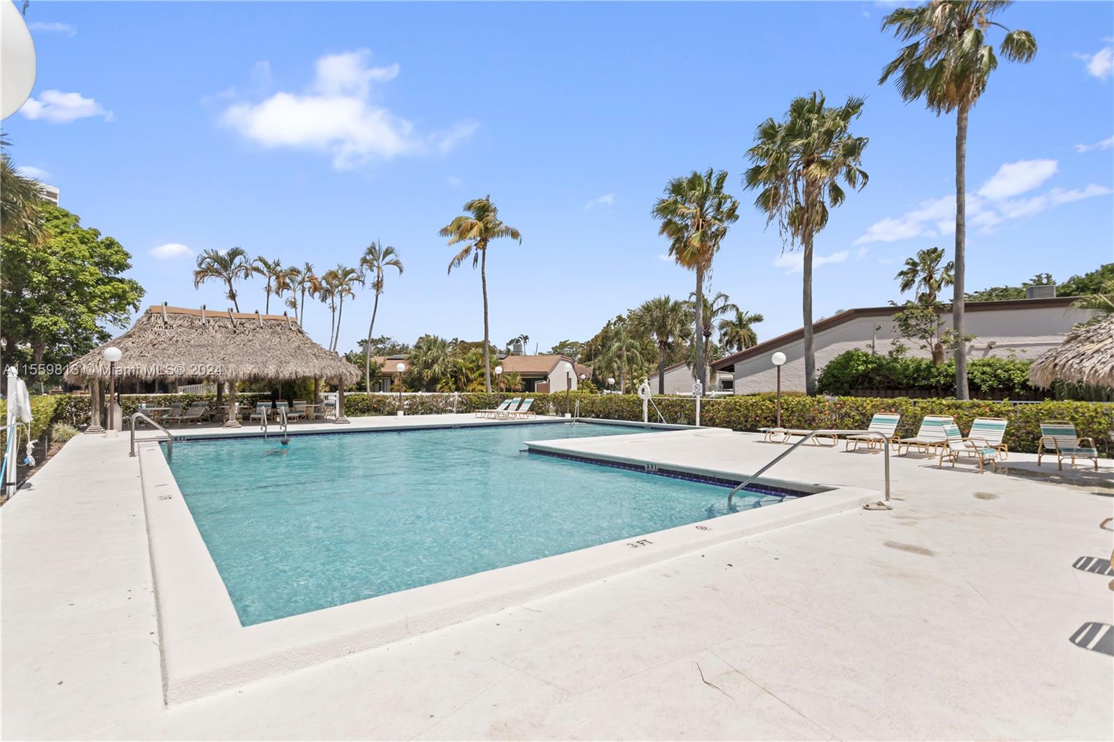 419 Leslie Dr 419, Hallandale Beach, Florida 33009, 2 Bedrooms Bedrooms, ,2 BathroomsBathrooms,Residential,For Sale,419 Leslie Dr 419,A11559813