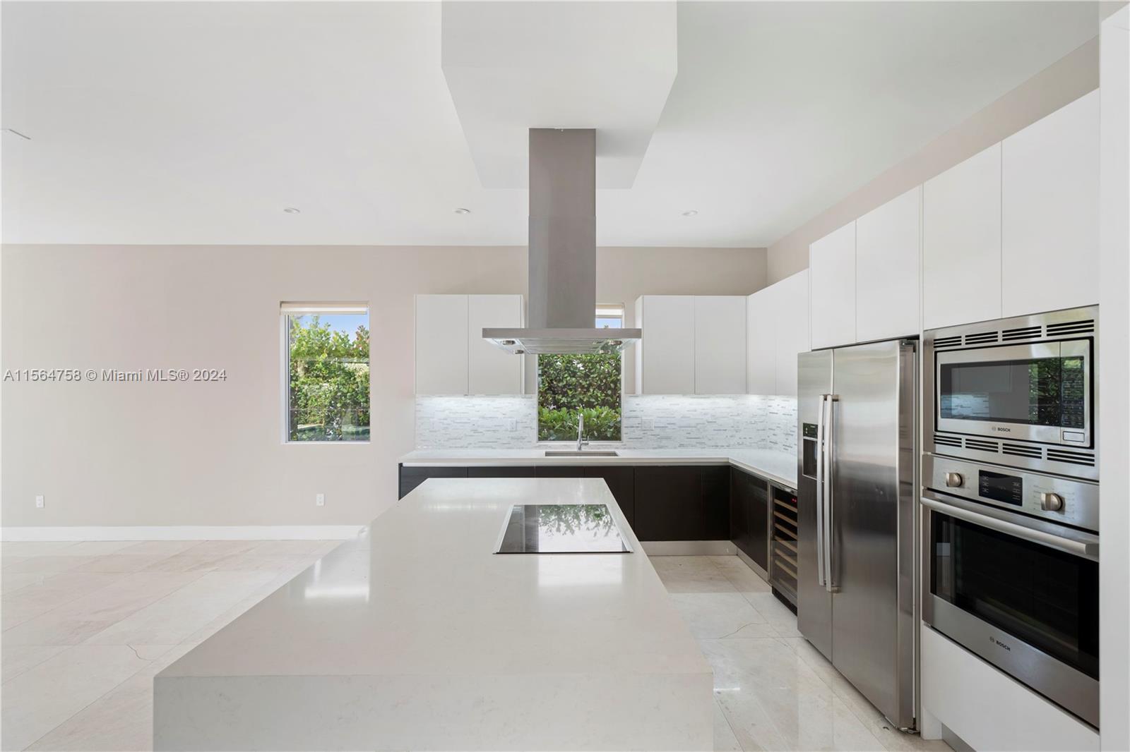 10098 NW 74th Ter, Doral, Florida 33178, 4 Bedrooms Bedrooms, ,4 BathroomsBathrooms,Residential,For Sale,10098 NW 74th Ter,A11564758