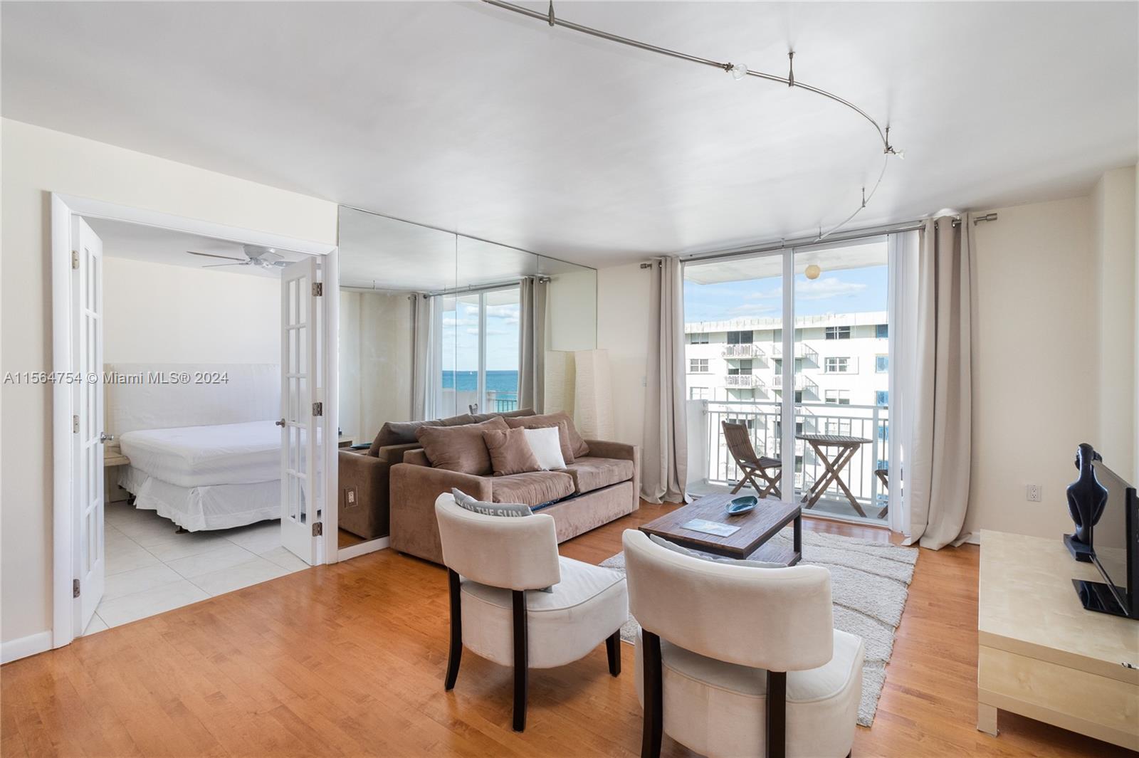 345 Ocean Dr 1020, Miami Beach, Florida 33139, 1 Bedroom Bedrooms, ,1 BathroomBathrooms,Residentiallease,For Rent,345 Ocean Dr 1020,A11564754