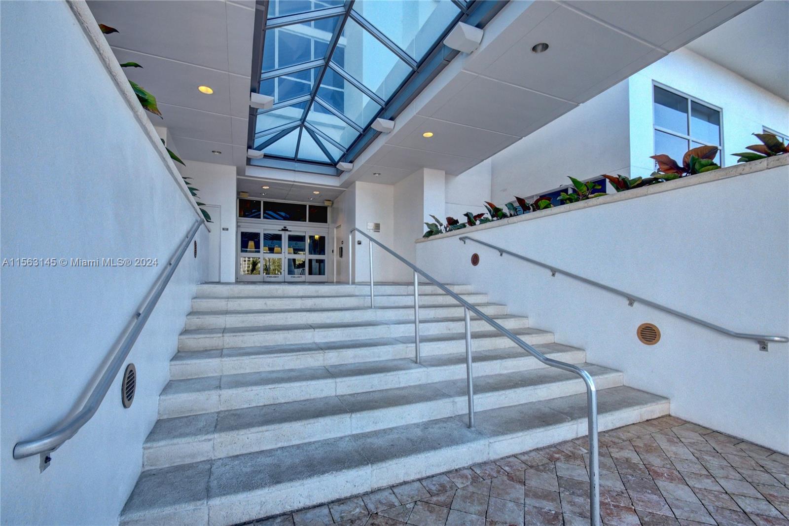 3101 S Ocean Dr 3505, Hollywood, Florida 33019, 3 Bedrooms Bedrooms, ,3 BathroomsBathrooms,Residentiallease,For Rent,3101 S Ocean Dr 3505,A11563145