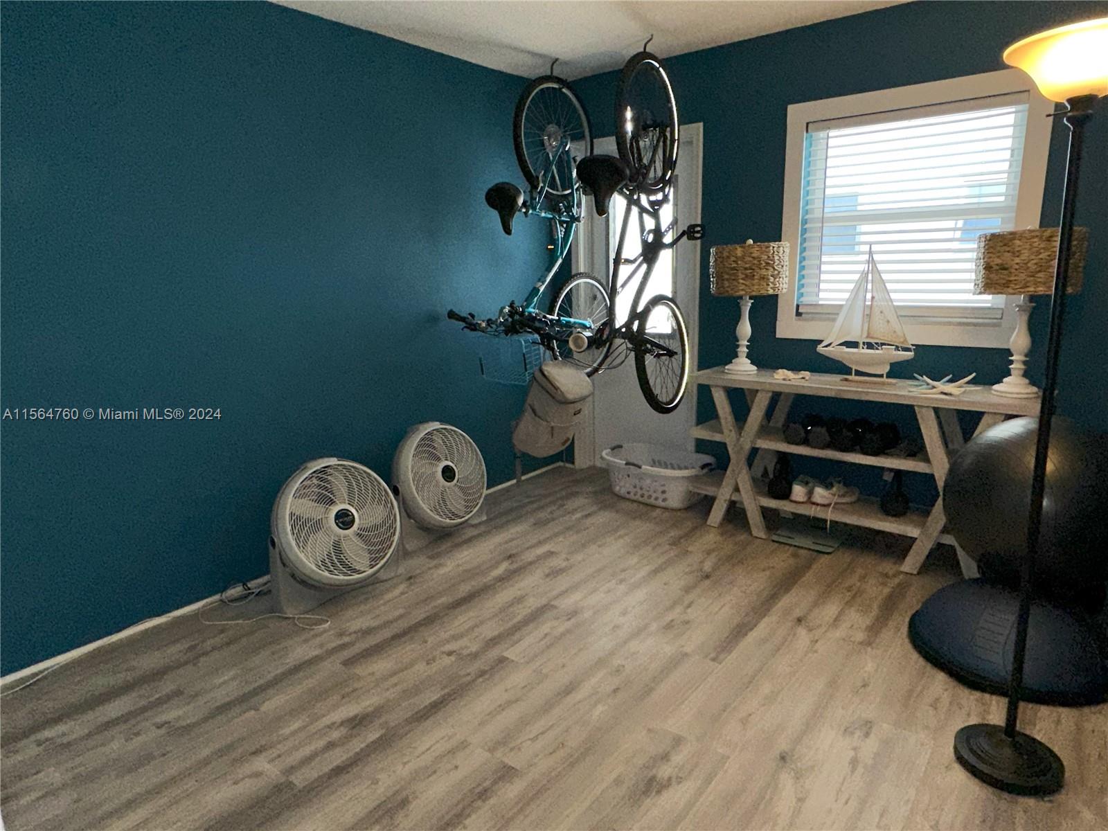 1300 N 12th Ct 3B, Hollywood, Florida 33019, 2 Bedrooms Bedrooms, ,1 BathroomBathrooms,Residential,For Sale,1300 N 12th Ct 3B,A11564760