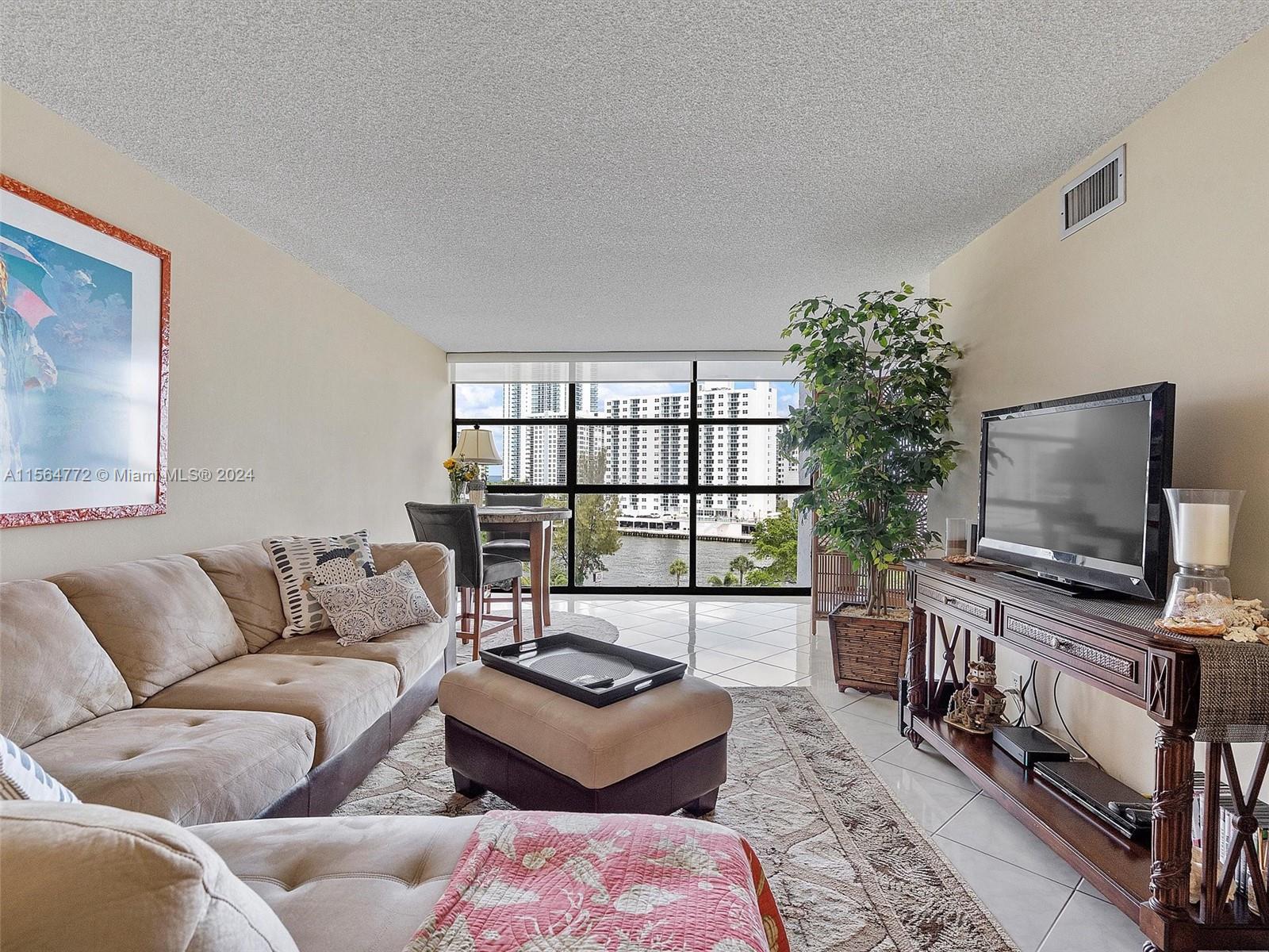 600 Parkview Dr 702, Hallandale Beach, Florida 33009, 2 Bedrooms Bedrooms, ,1 BathroomBathrooms,Residential,For Sale,600 Parkview Dr 702,A11564772