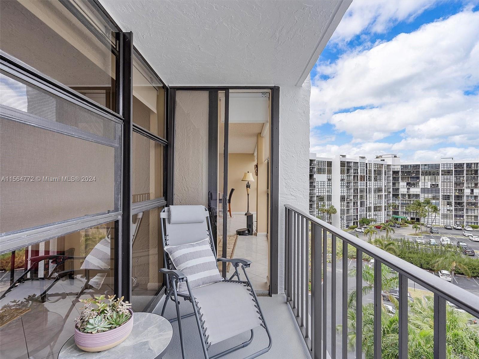 600 Parkview Dr 702, Hallandale Beach, Florida 33009, 2 Bedrooms Bedrooms, ,1 BathroomBathrooms,Residential,For Sale,600 Parkview Dr 702,A11564772