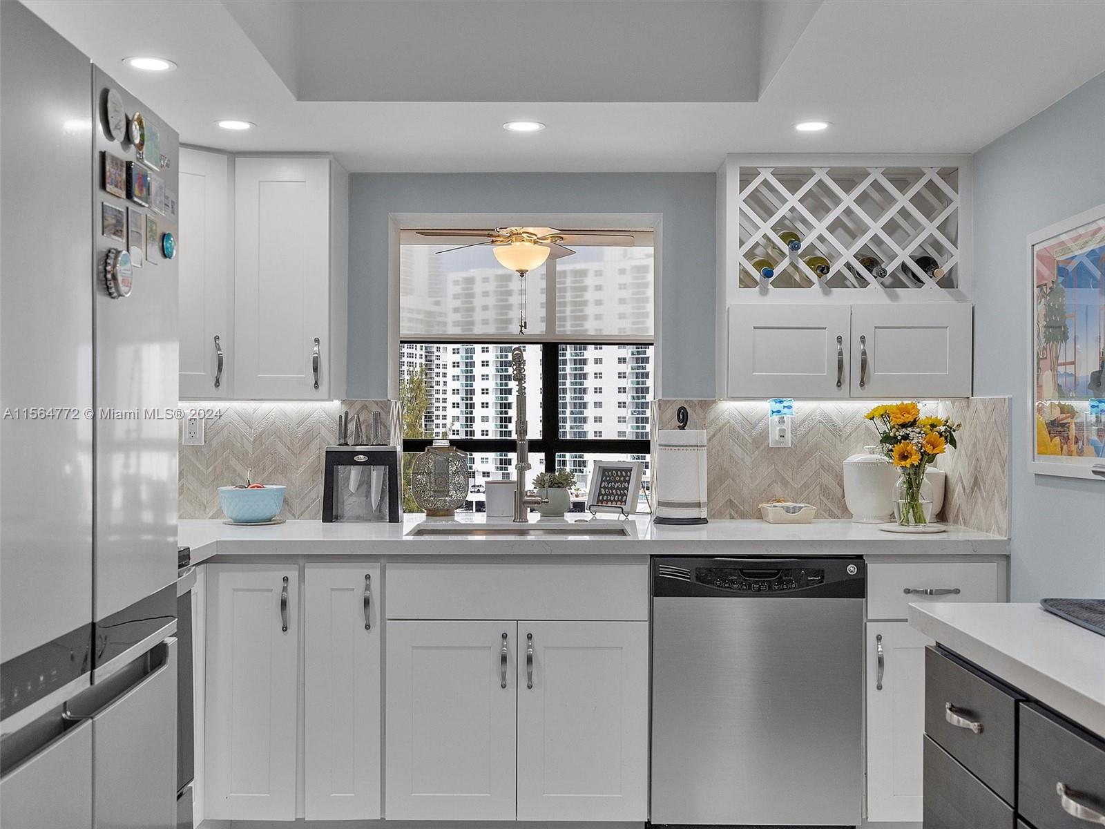 600 Parkview Dr 702, Hallandale Beach, Florida 33009, 2 Bedrooms Bedrooms, ,1 BathroomBathrooms,Residential,For Sale,600 Parkview Dr 702,A11564772