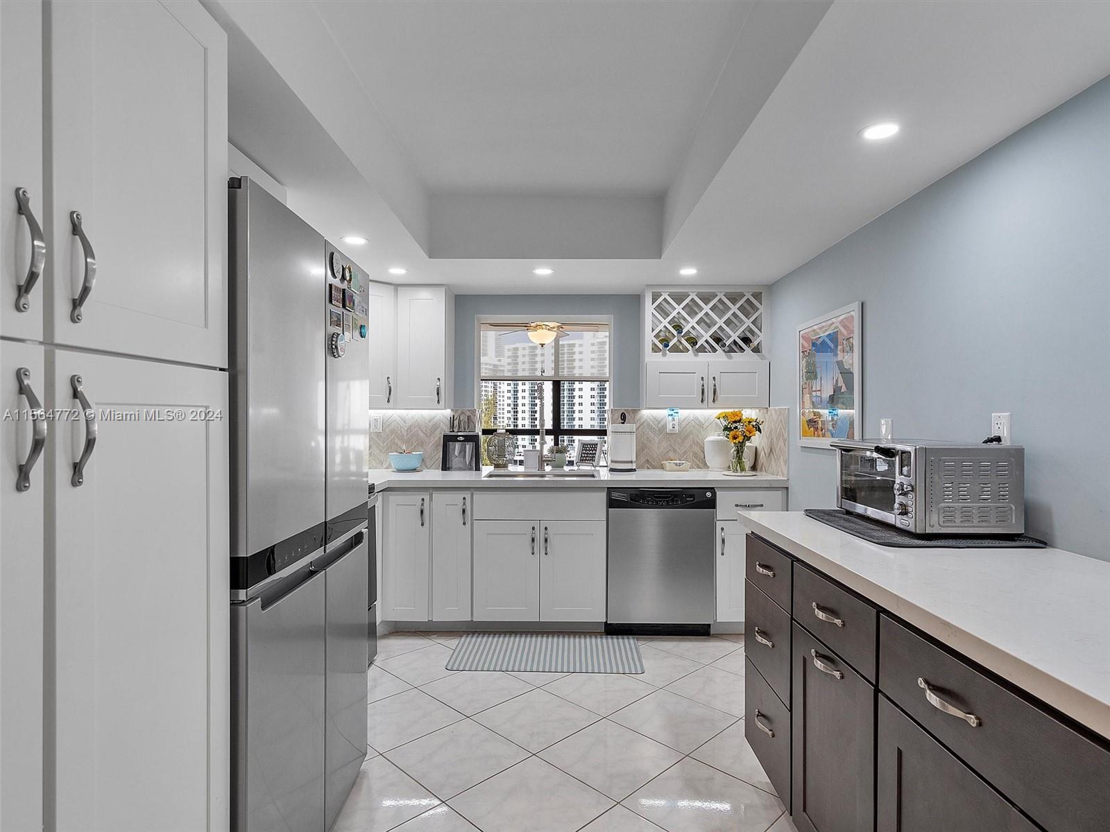 600 Parkview Dr 702, Hallandale Beach, Florida 33009, 2 Bedrooms Bedrooms, ,1 BathroomBathrooms,Residential,For Sale,600 Parkview Dr 702,A11564772