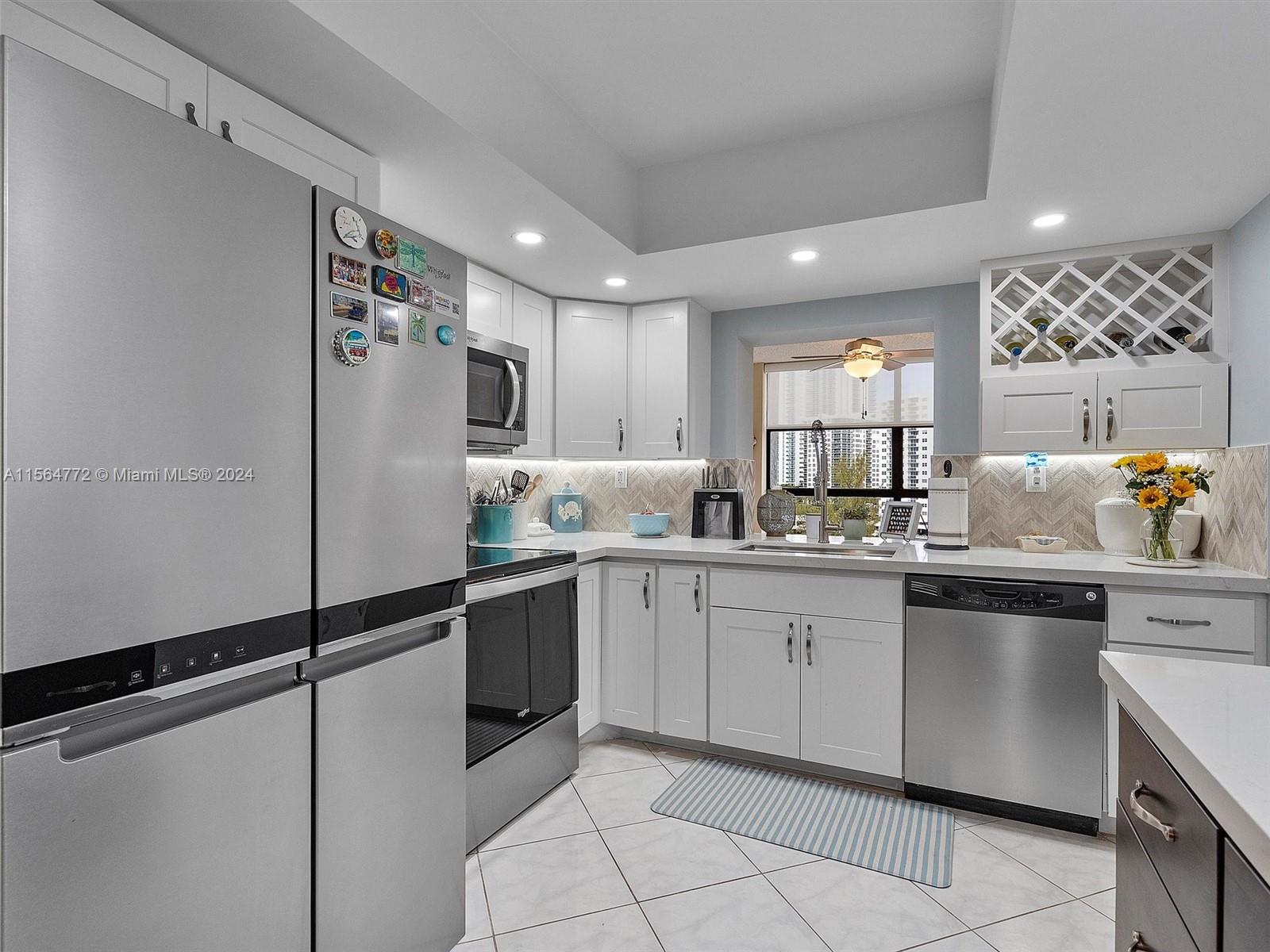 600 Parkview Dr 702, Hallandale Beach, Florida 33009, 2 Bedrooms Bedrooms, ,1 BathroomBathrooms,Residential,For Sale,600 Parkview Dr 702,A11564772