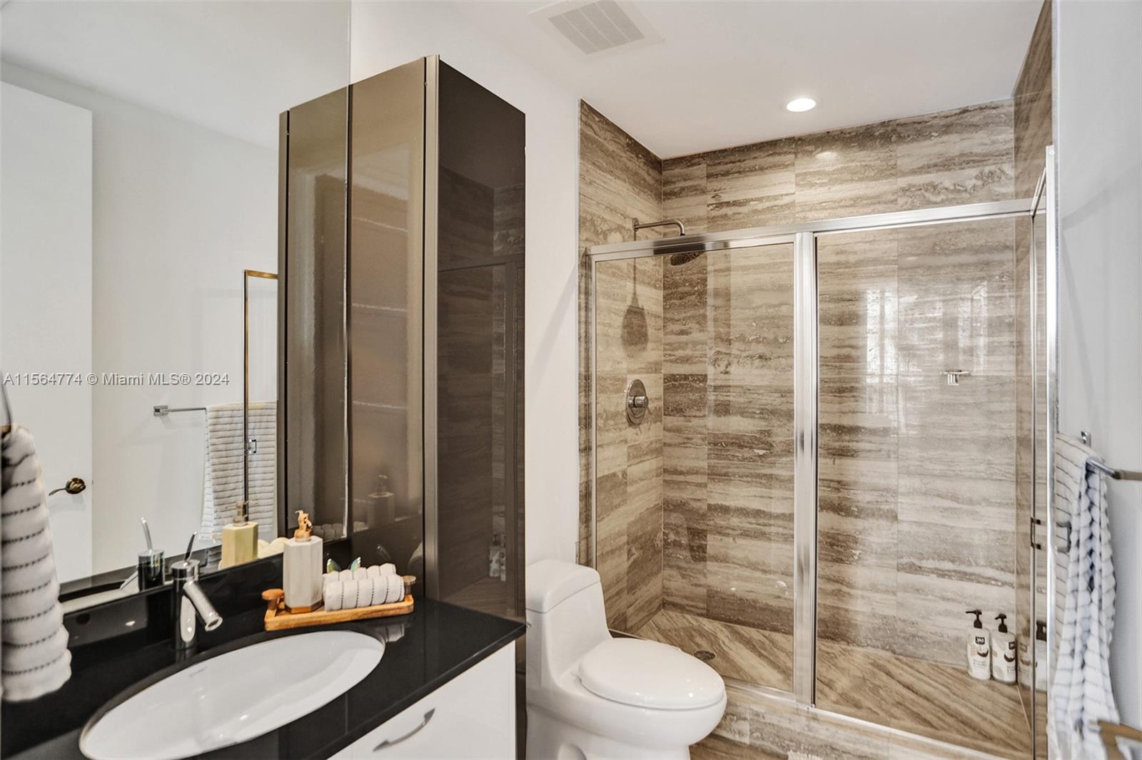 15901 Collins Ave 2702, Sunny Isles Beach, Florida 33160, 3 Bedrooms Bedrooms, ,3 BathroomsBathrooms,Residential,For Sale,15901 Collins Ave 2702,A11564774