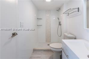 100 Bayview Dr 521, Sunny Isles Beach, Florida 33160, 2 Bedrooms Bedrooms, ,2 BathroomsBathrooms,Residentiallease,For Rent,100 Bayview Dr 521,A11563917