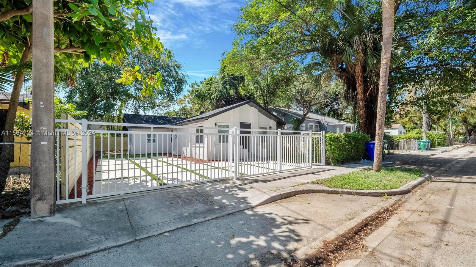 5514 NW 6th Ave, Miami, Florida 33127, 3 Bedrooms Bedrooms, ,2 BathroomsBathrooms,Residential,For Sale,5514 NW 6th Ave,A11564724