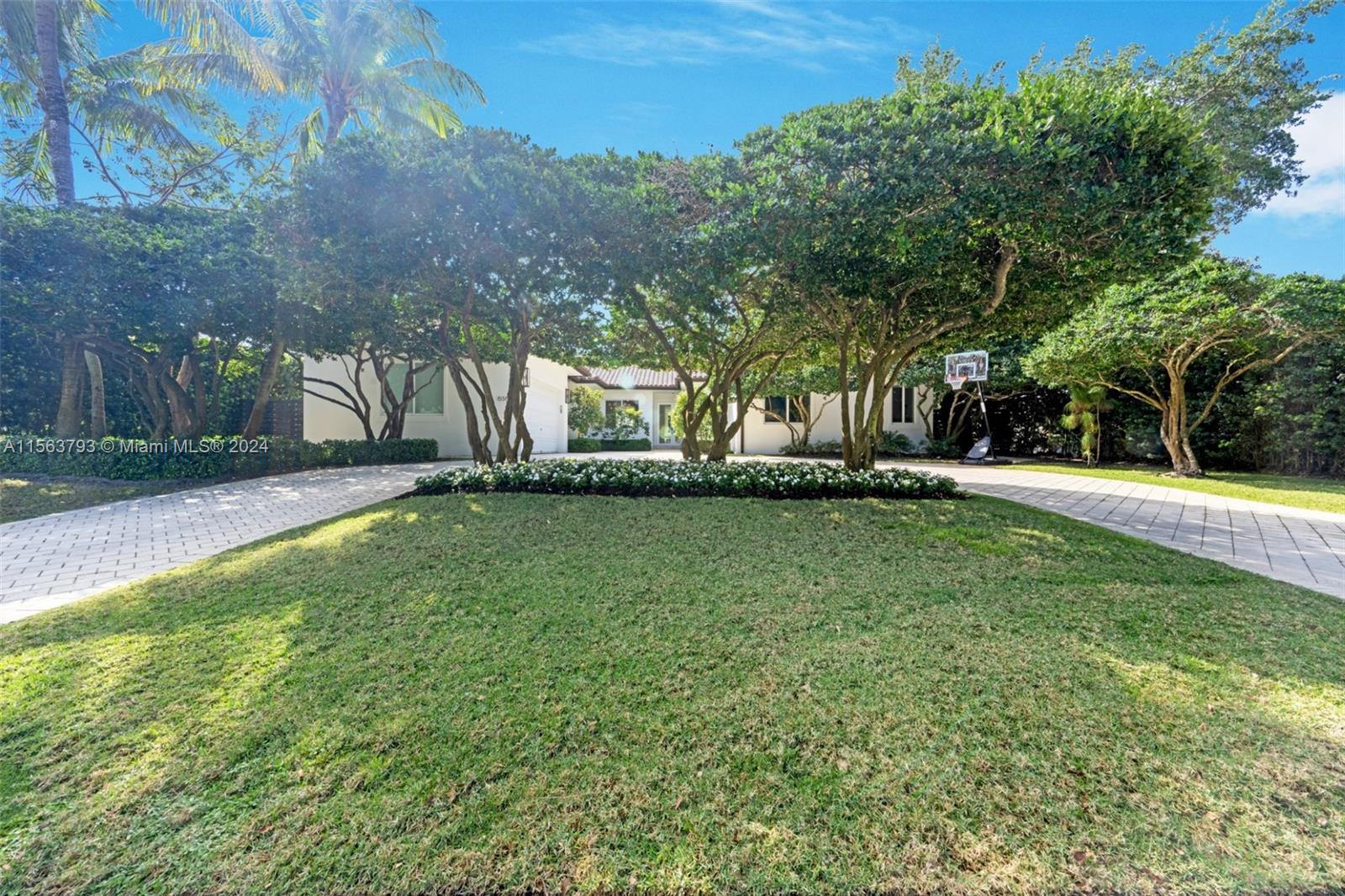 636 Melaleuca Ln, Miami, Florida 33137, 5 Bedrooms Bedrooms, ,5 BathroomsBathrooms,Residential,For Sale,636 Melaleuca Ln,A11563793