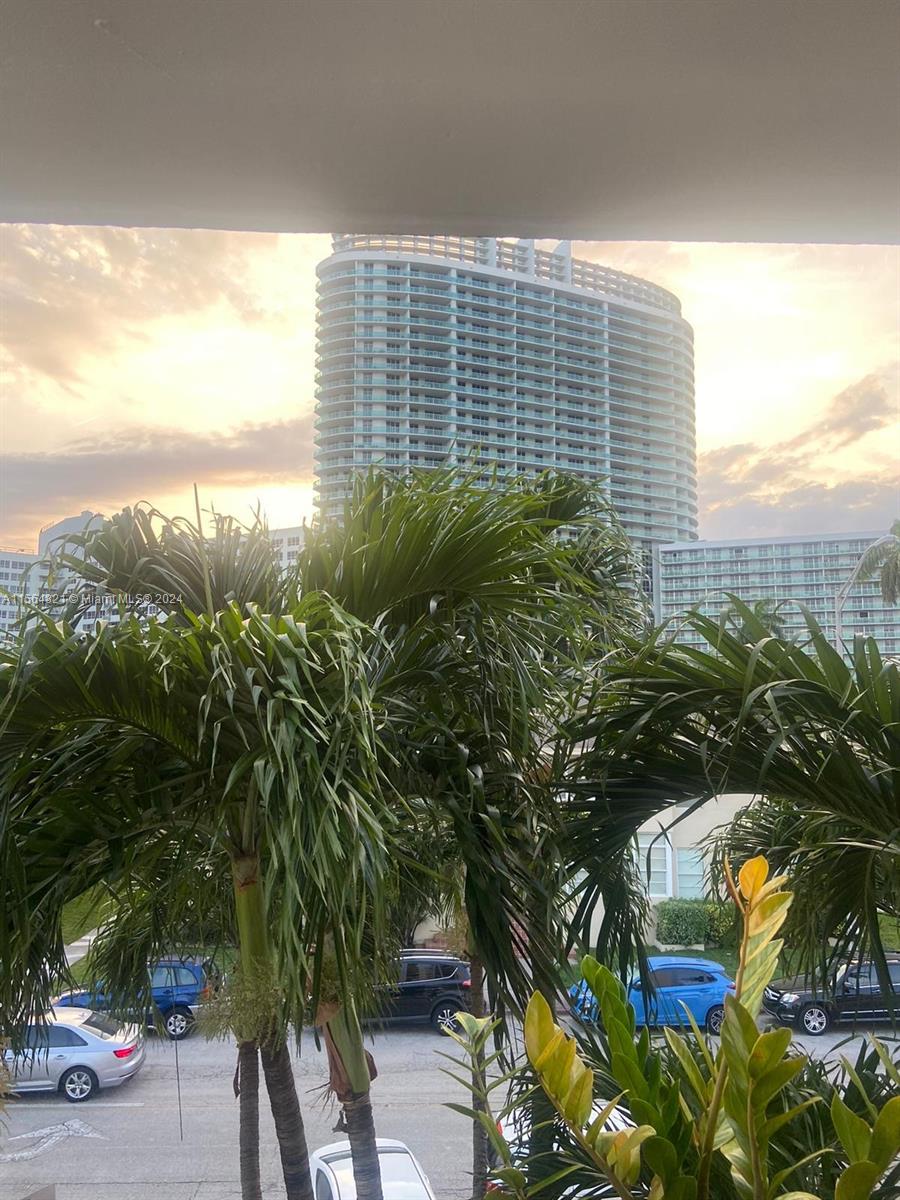 1455 West Ave 304, Miami Beach, Florida 33139, 1 Bedroom Bedrooms, ,1 BathroomBathrooms,Residential,For Sale,1455 West Ave 304,A11564821