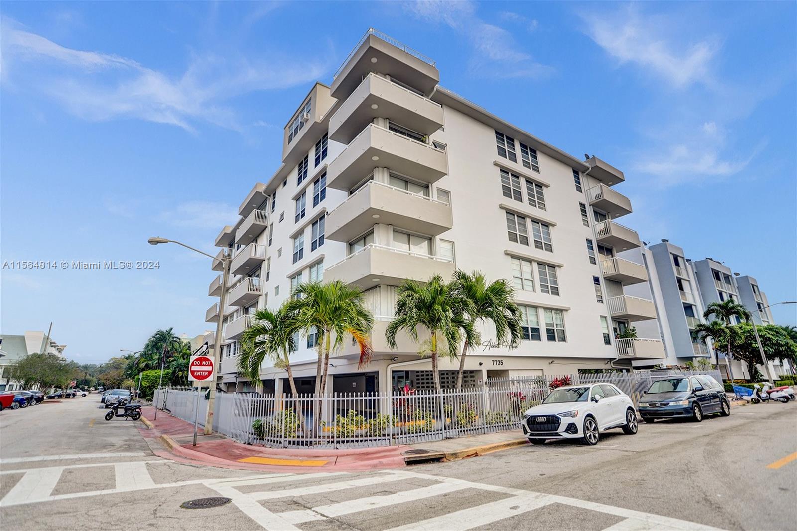 7735 Abbott Ave 2F, Miami Beach, Florida 33141, 1 Bedroom Bedrooms, ,1 BathroomBathrooms,Residentiallease,For Rent,7735 Abbott Ave 2F,A11564814