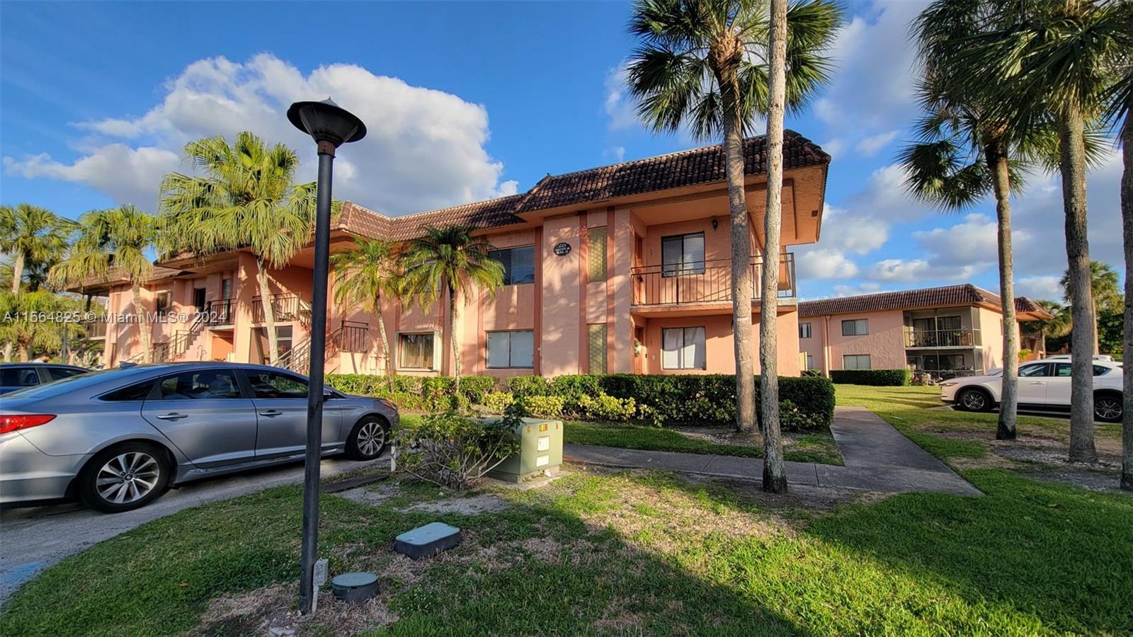 223  Lakeview Dr #204 For Sale A11564825, FL