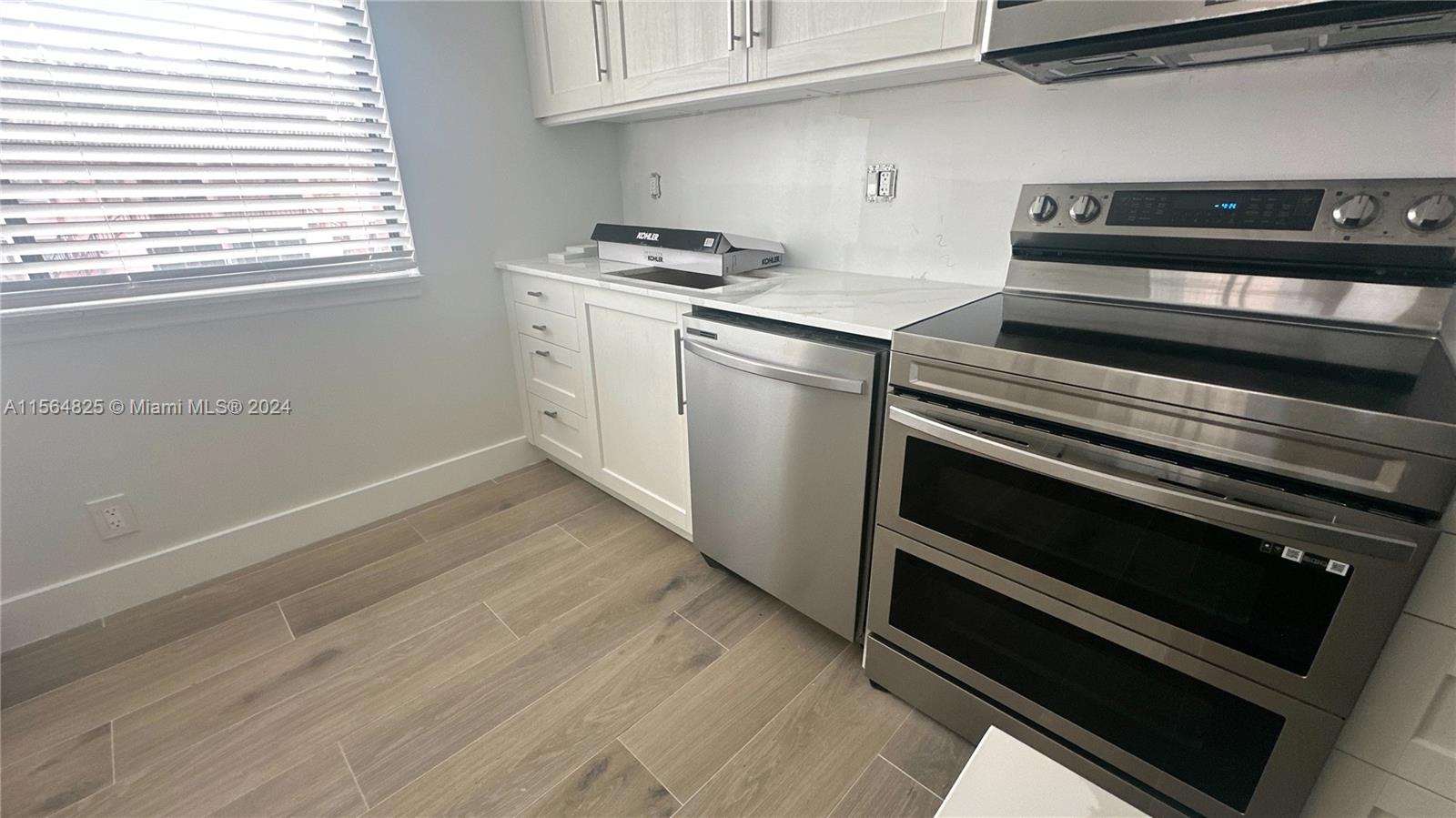 223 Lakeview Dr 204, Weston, Florida 33326, 2 Bedrooms Bedrooms, ,2 BathroomsBathrooms,Residential,For Sale,223 Lakeview Dr 204,A11564825