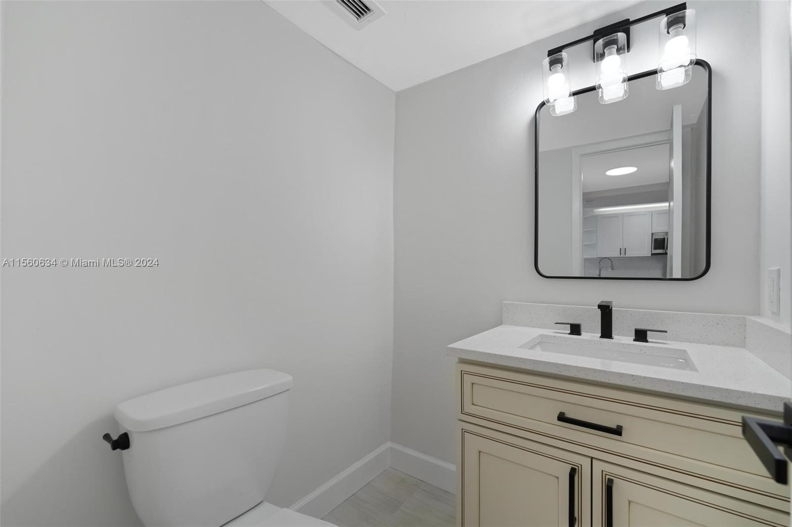 1830 Dixieanna St 604, Hollywood, Florida 33020, 1 Bedroom Bedrooms, ,1 BathroomBathrooms,Residential,For Sale,1830 Dixieanna St 604,A11560634