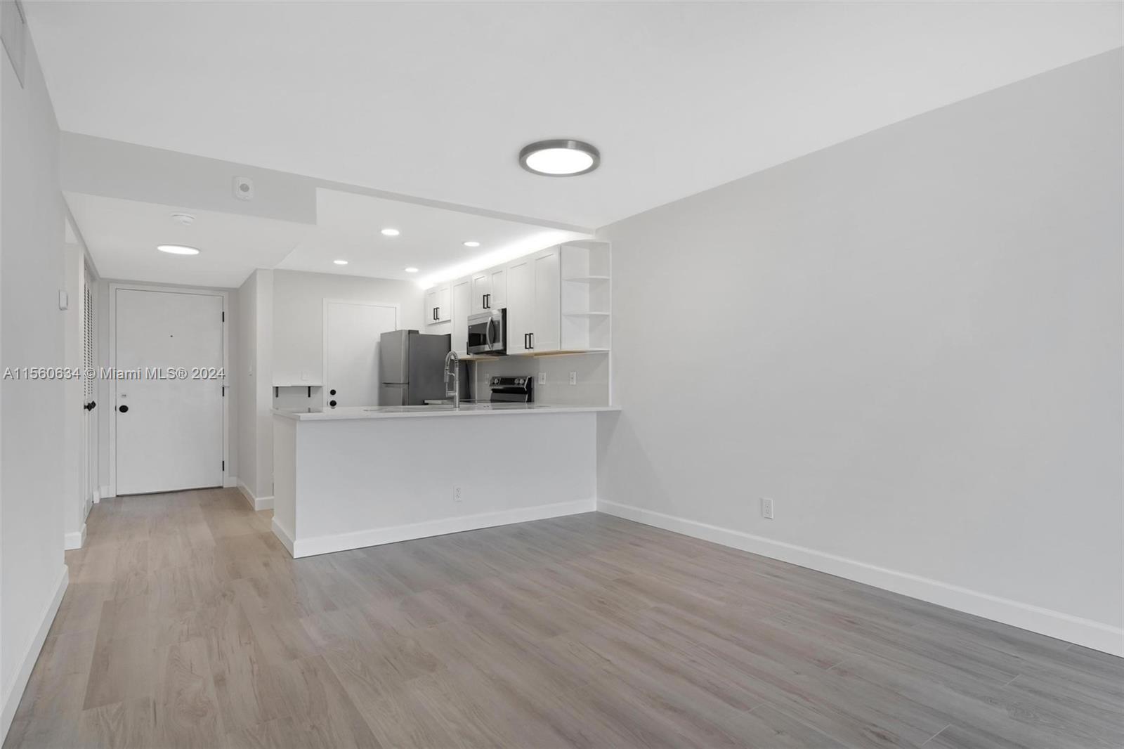 1830 Dixieanna St 604, Hollywood, Florida 33020, 1 Bedroom Bedrooms, ,1 BathroomBathrooms,Residential,For Sale,1830 Dixieanna St 604,A11560634