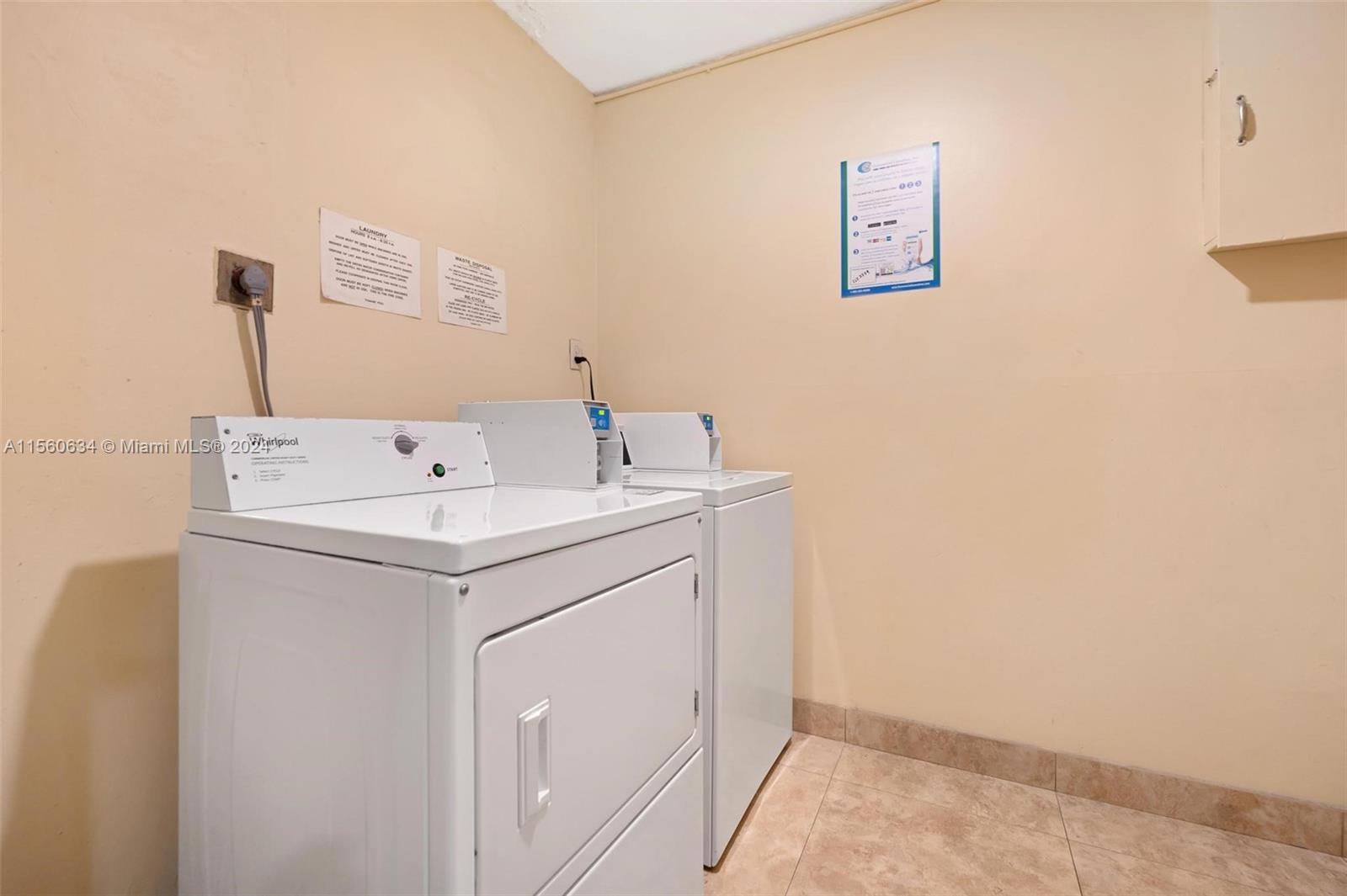 1830 Dixieanna St 604, Hollywood, Florida 33020, 1 Bedroom Bedrooms, ,1 BathroomBathrooms,Residential,For Sale,1830 Dixieanna St 604,A11560634