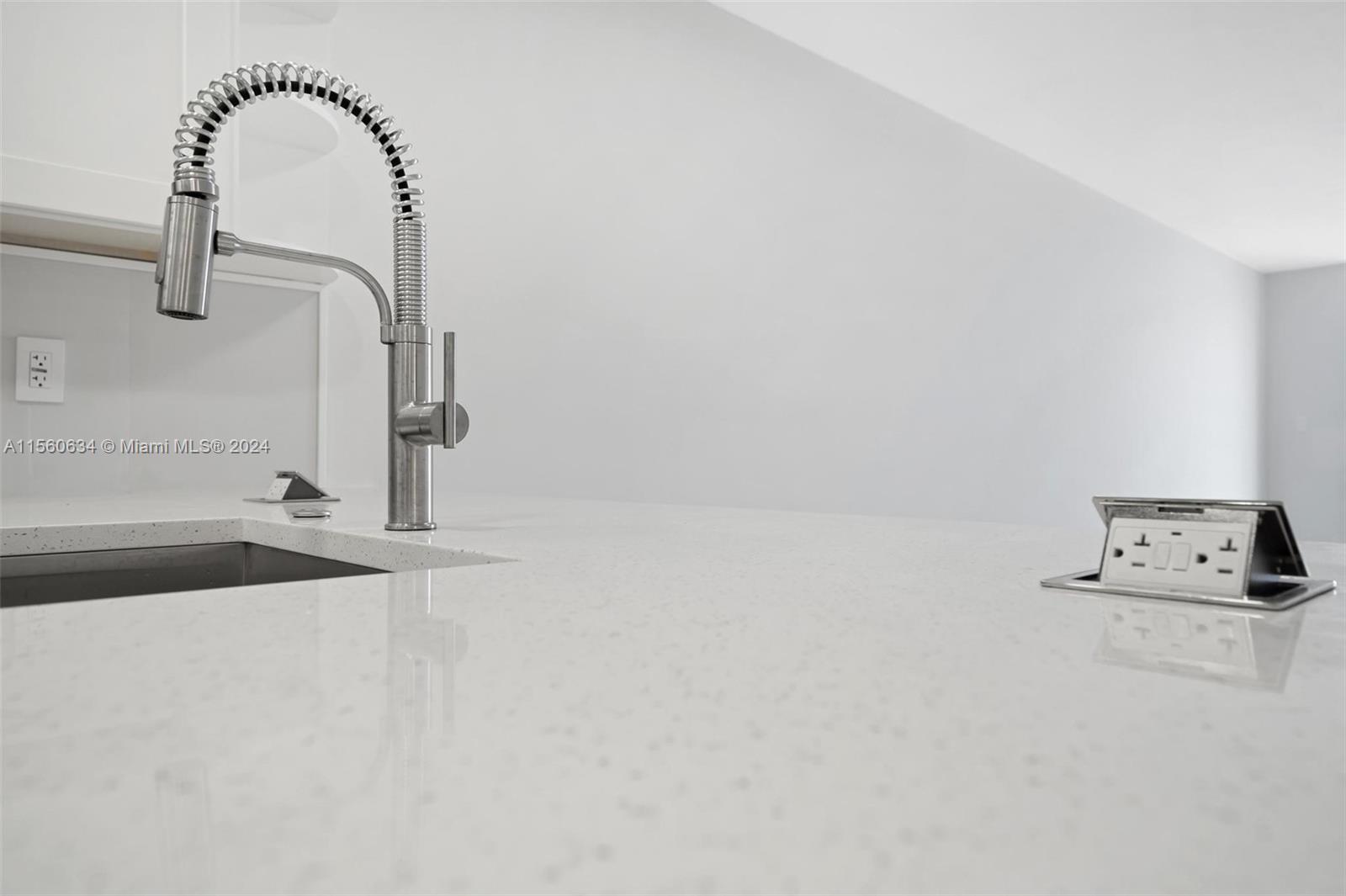 1830 Dixieanna St 604, Hollywood, Florida 33020, 1 Bedroom Bedrooms, ,1 BathroomBathrooms,Residential,For Sale,1830 Dixieanna St 604,A11560634