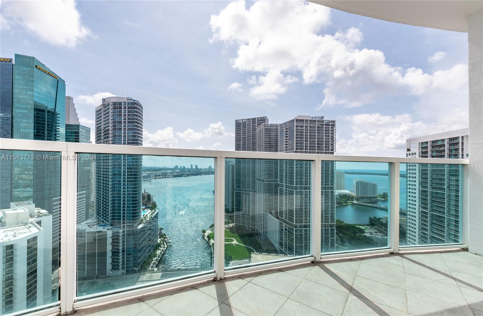 31 SE 5th St 3914, Miami, Florida 33131, 2 Bedrooms Bedrooms, ,2 BathroomsBathrooms,Residentiallease,For Rent,31 SE 5th St 3914,A11563713