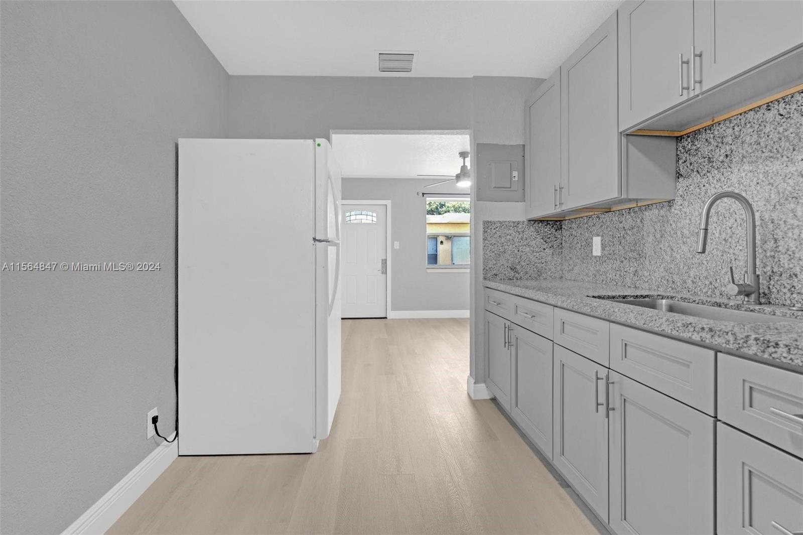 369 Phippen Waiters Rd 2, Dania Beach, Florida 33004, 2 Bedrooms Bedrooms, ,1 BathroomBathrooms,Residentiallease,For Rent,369 Phippen Waiters Rd 2,A11564847