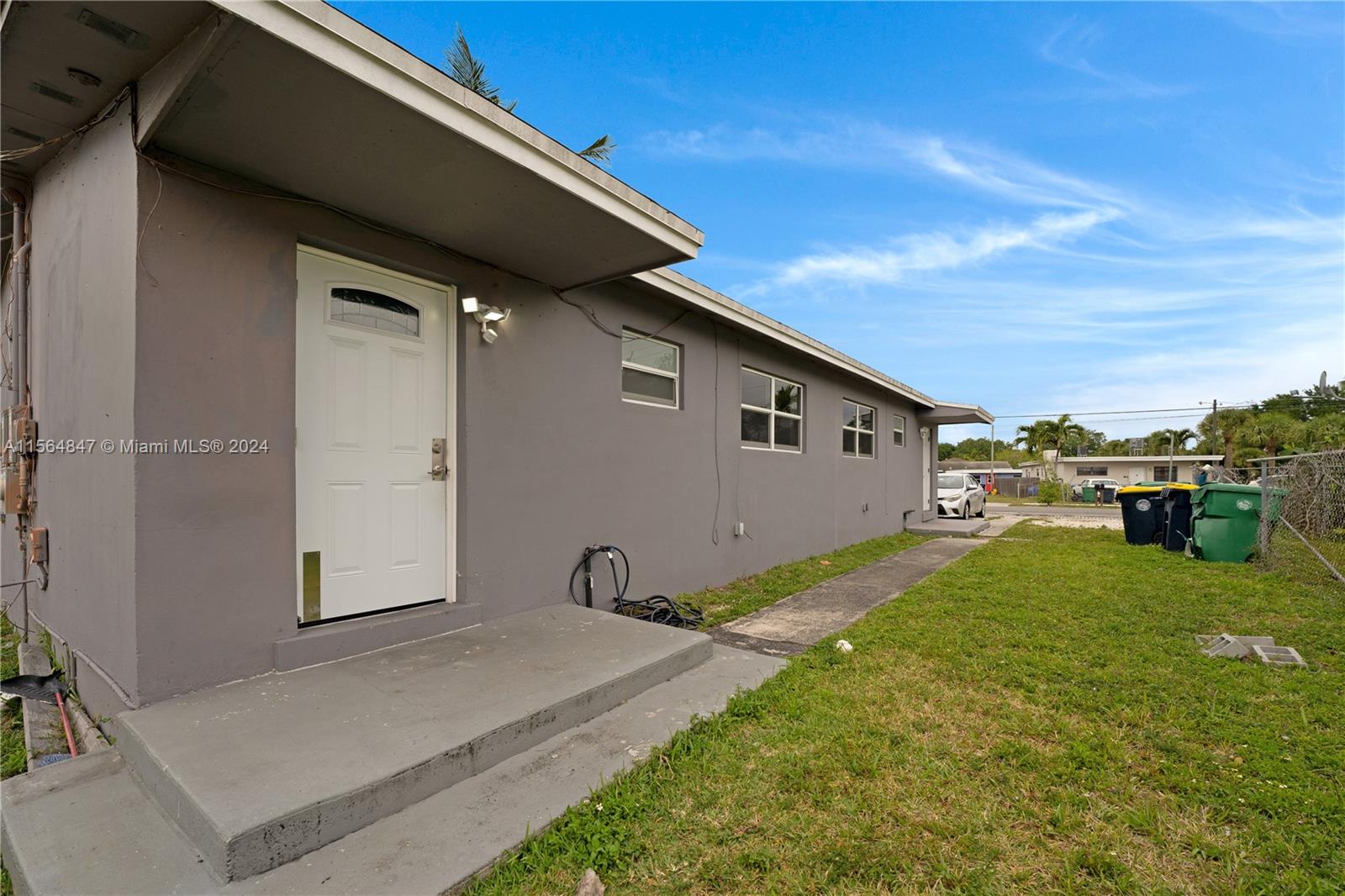 369 Phippen Waiters Rd 2, Dania Beach, Florida 33004, 2 Bedrooms Bedrooms, ,1 BathroomBathrooms,Residentiallease,For Rent,369 Phippen Waiters Rd 2,A11564847