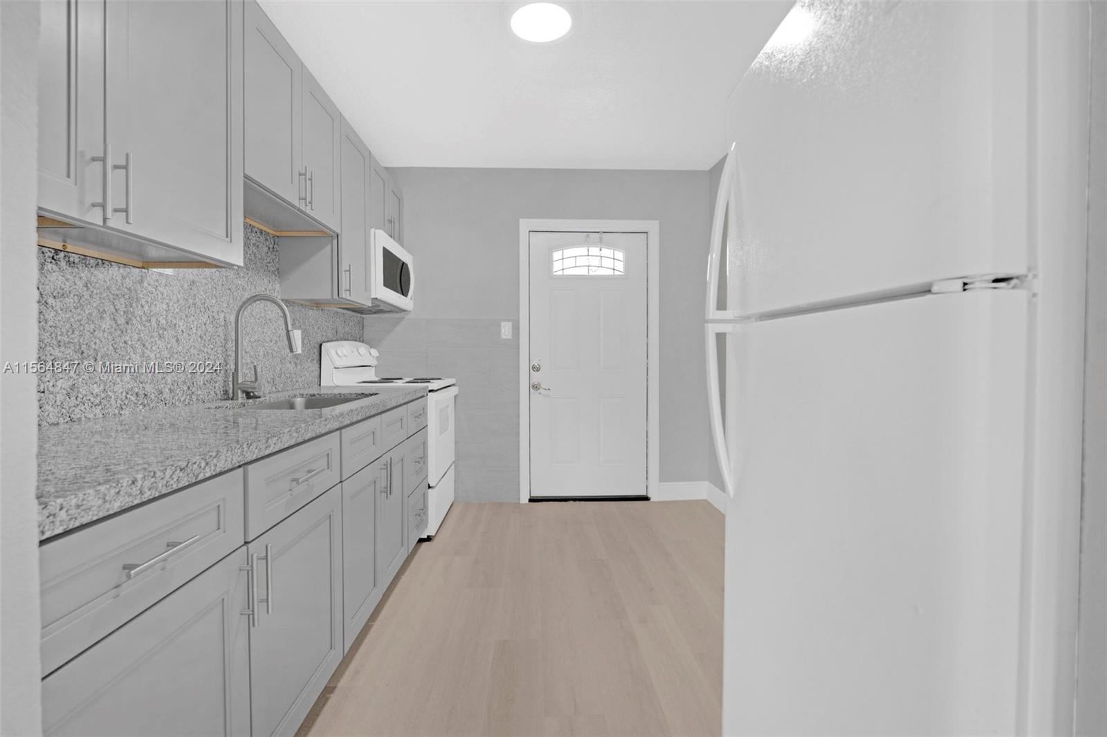 369 Phippen Waiters Rd 2, Dania Beach, Florida 33004, 2 Bedrooms Bedrooms, ,1 BathroomBathrooms,Residentiallease,For Rent,369 Phippen Waiters Rd 2,A11564847