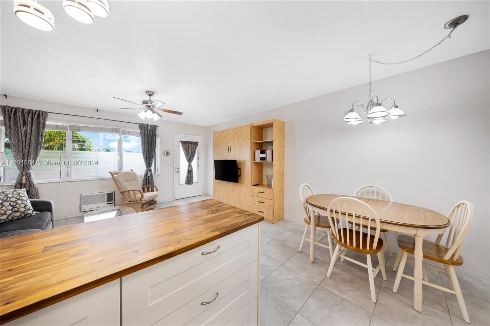 1030 SW 11th St 14M, Hallandale Beach, Florida 33009, 1 Bedroom Bedrooms, ,1 BathroomBathrooms,Residential,For Sale,1030 SW 11th St 14M,A11564564