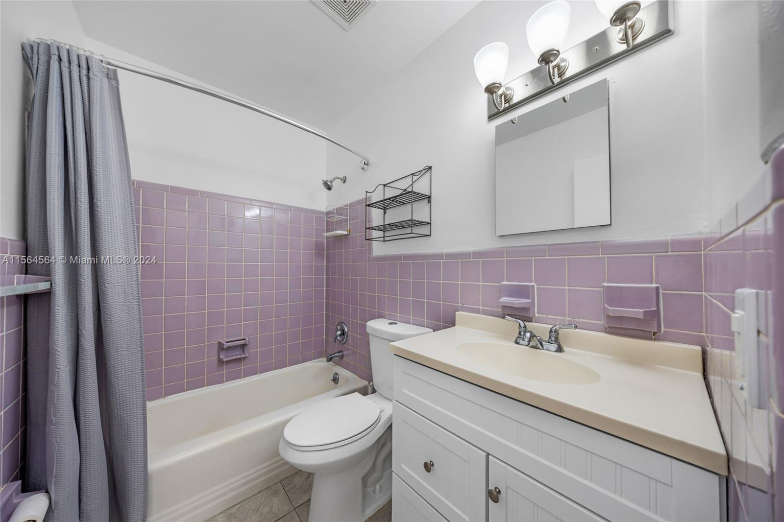 1030 SW 11th St 14M, Hallandale Beach, Florida 33009, 1 Bedroom Bedrooms, ,1 BathroomBathrooms,Residential,For Sale,1030 SW 11th St 14M,A11564564