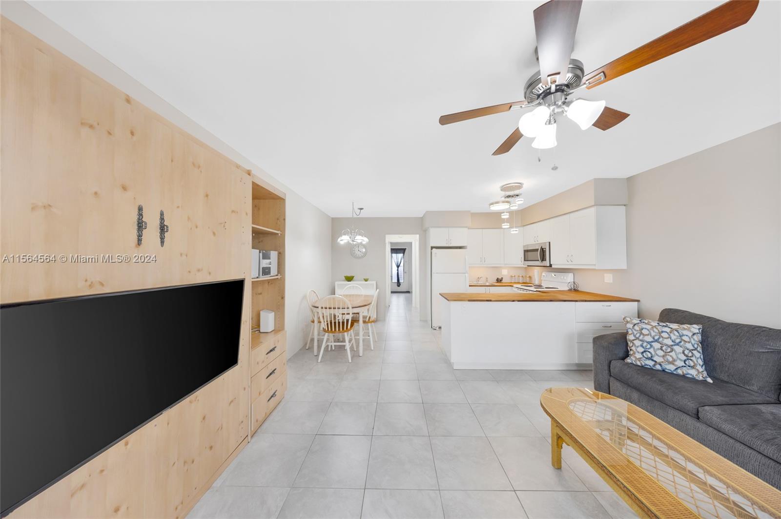 1030 SW 11th St 14M, Hallandale Beach, Florida 33009, 1 Bedroom Bedrooms, ,1 BathroomBathrooms,Residential,For Sale,1030 SW 11th St 14M,A11564564