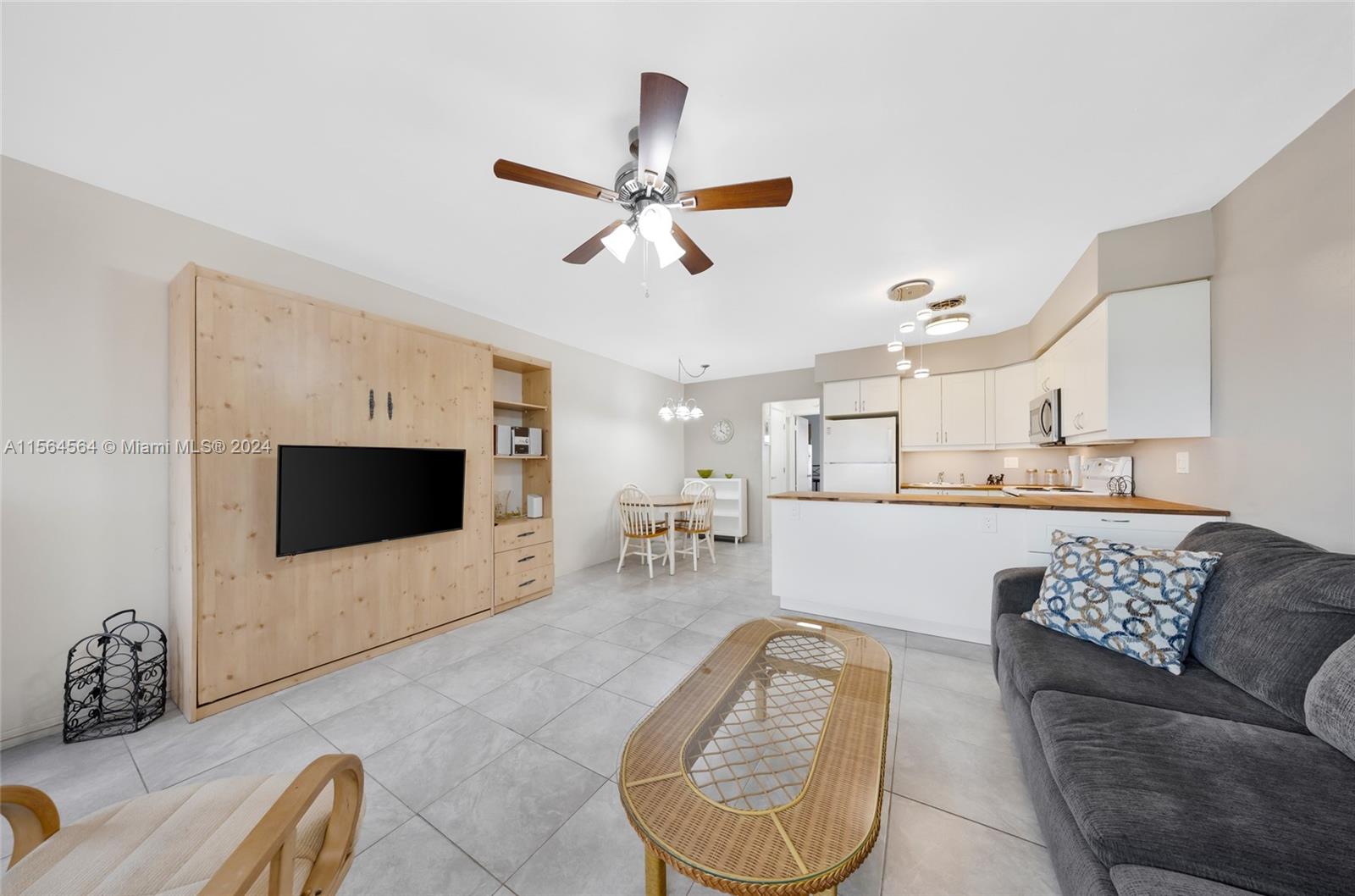 1030 SW 11th St 14M, Hallandale Beach, Florida 33009, 1 Bedroom Bedrooms, ,1 BathroomBathrooms,Residential,For Sale,1030 SW 11th St 14M,A11564564