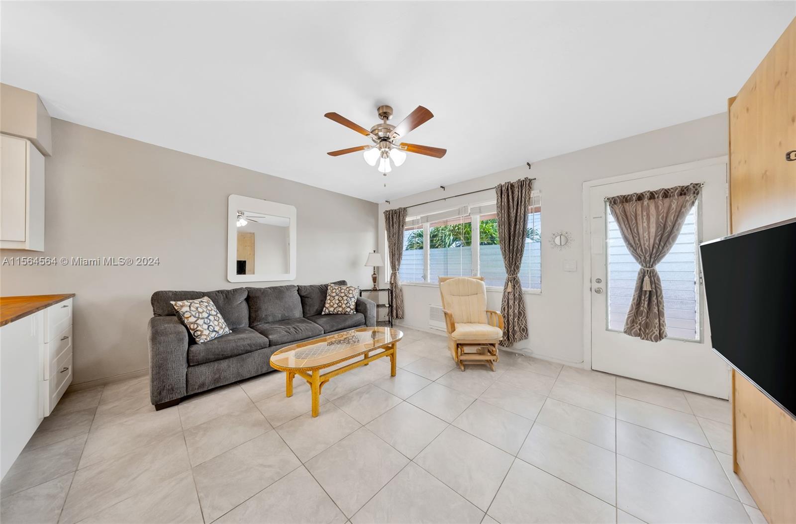 1030 SW 11th St 14M, Hallandale Beach, Florida 33009, 1 Bedroom Bedrooms, ,1 BathroomBathrooms,Residential,For Sale,1030 SW 11th St 14M,A11564564