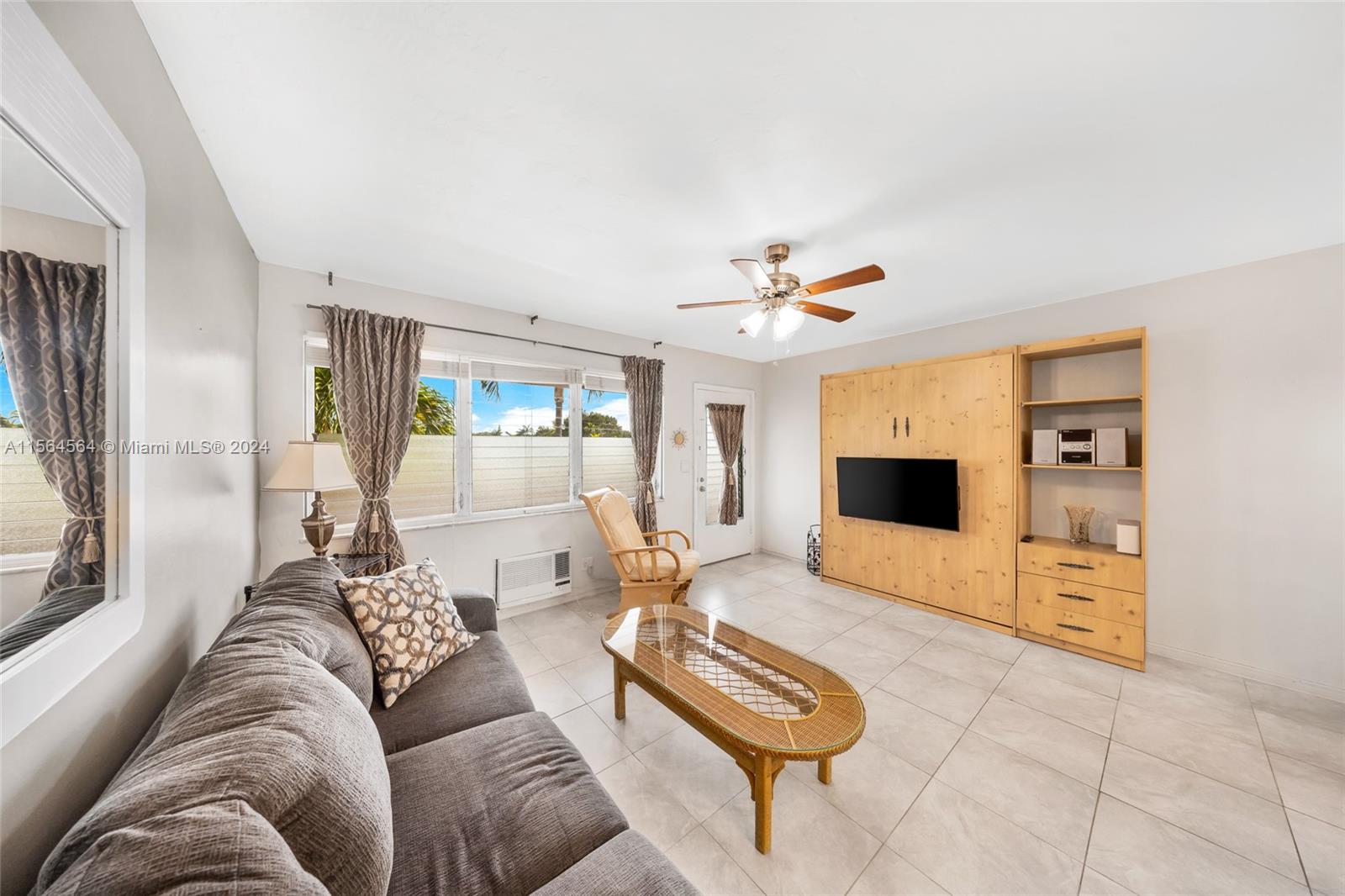 1030 SW 11th St 14M, Hallandale Beach, Florida 33009, 1 Bedroom Bedrooms, ,1 BathroomBathrooms,Residential,For Sale,1030 SW 11th St 14M,A11564564