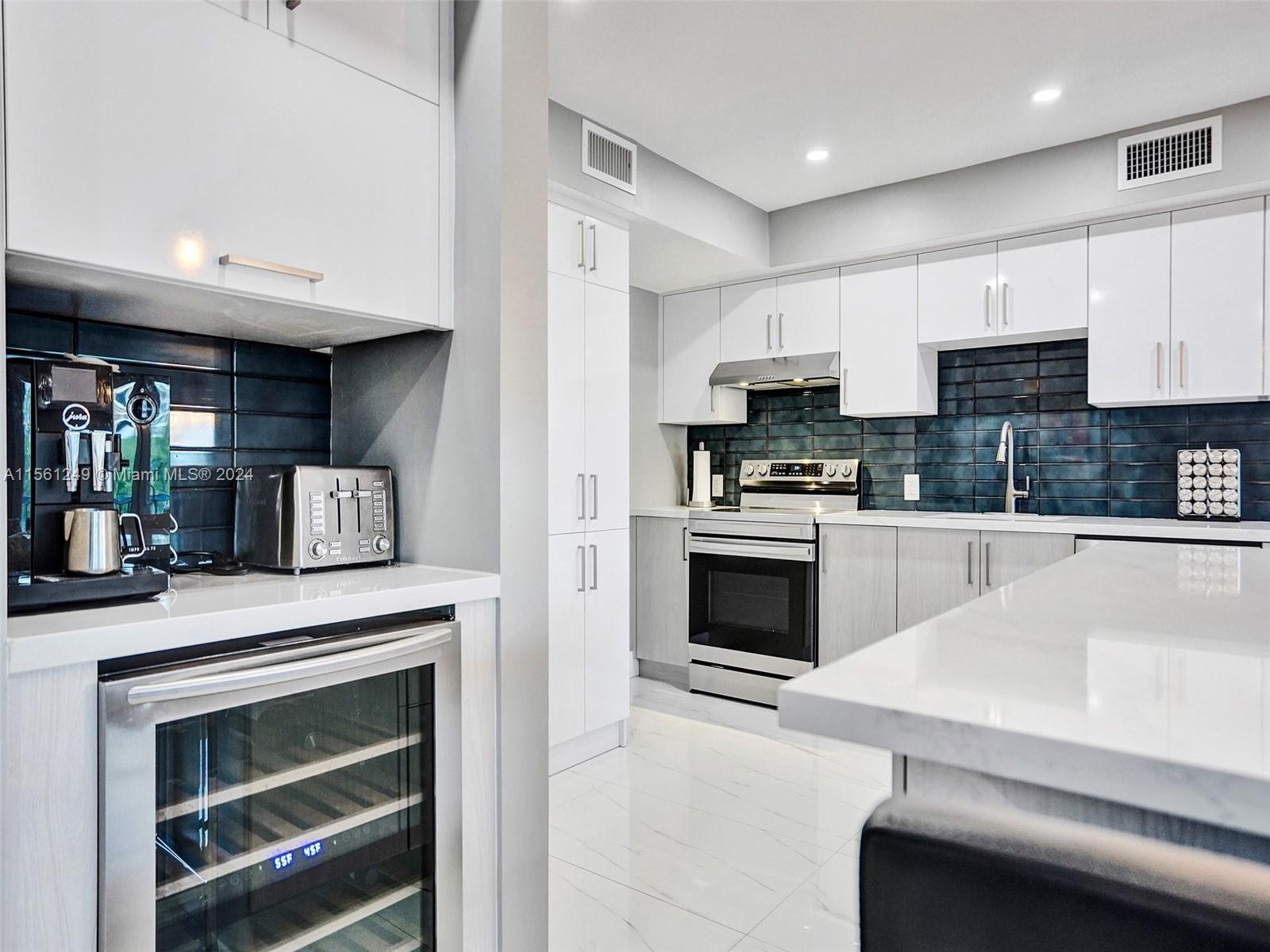 300 Diplomat Pkwy 402, Hallandale Beach, Florida 33009, 2 Bedrooms Bedrooms, ,2 BathroomsBathrooms,Residential,For Sale,300 Diplomat Pkwy 402,A11561249